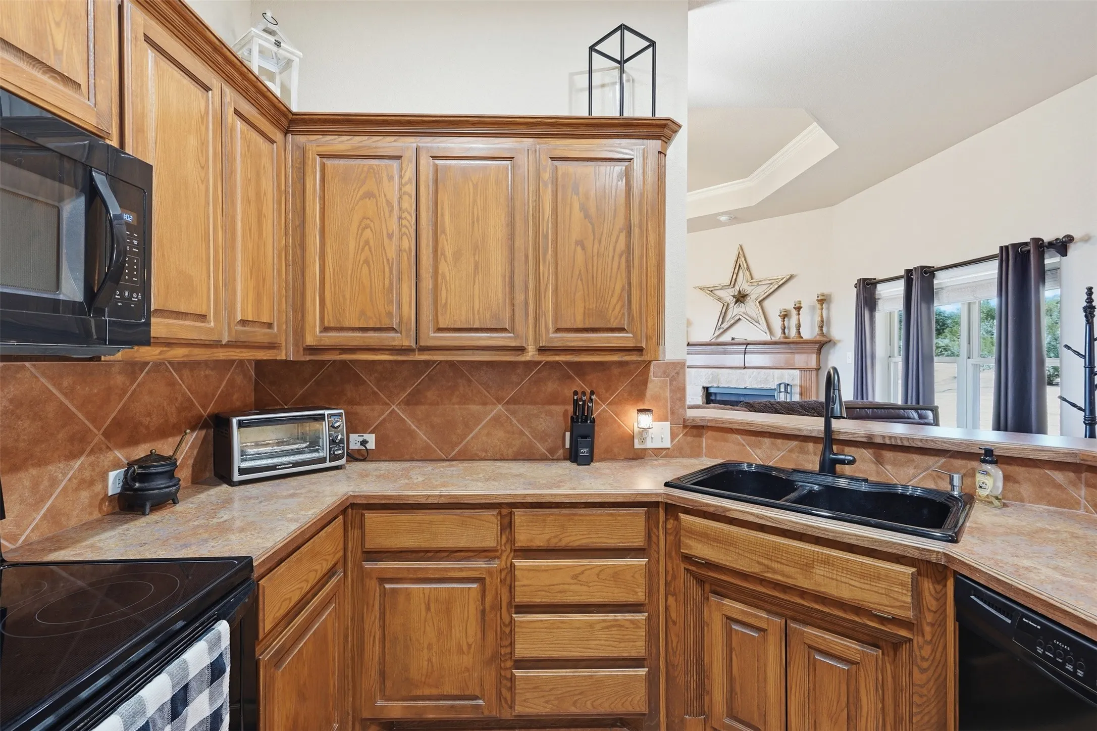 Single Family Residence For Sale in Parker County , 201 N Casey Court, Springtown, Texas 76082, 3 Bedroom, 2 Bathroom, Garage spaces, 1,942 Sqft, built in 2007, mls#21373551, Real Estate Agent in Springtown, Homes For Sale in Parker county, Homes For Sale in Springtown, Realtor in Springtown Texas, Real Estate Brokerage Independent Realty Texas, Luminita Cordes Realtor