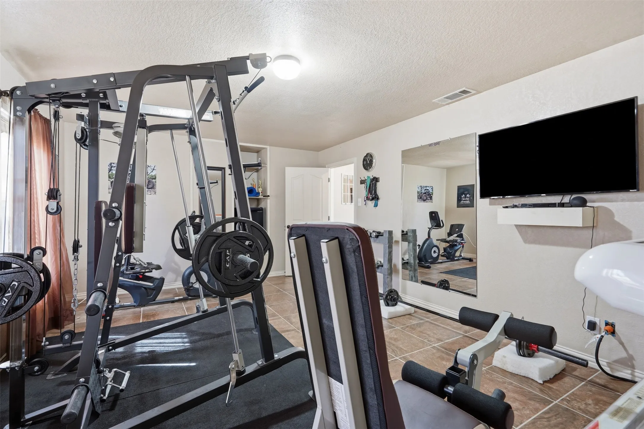 Single Family Residence For Sale in Parker County , 201 N Casey Court, Springtown, Texas 76082, 3 Bedroom, 2 Bathroom, Garage spaces, 1,942 Sqft, built in 2007, mls#21373551, Real Estate Agent in Springtown, Homes For Sale in Parker county, Homes For Sale in Springtown, Realtor in Springtown Texas, Real Estate Brokerage Independent Realty Texas, Luminita Cordes Realtor