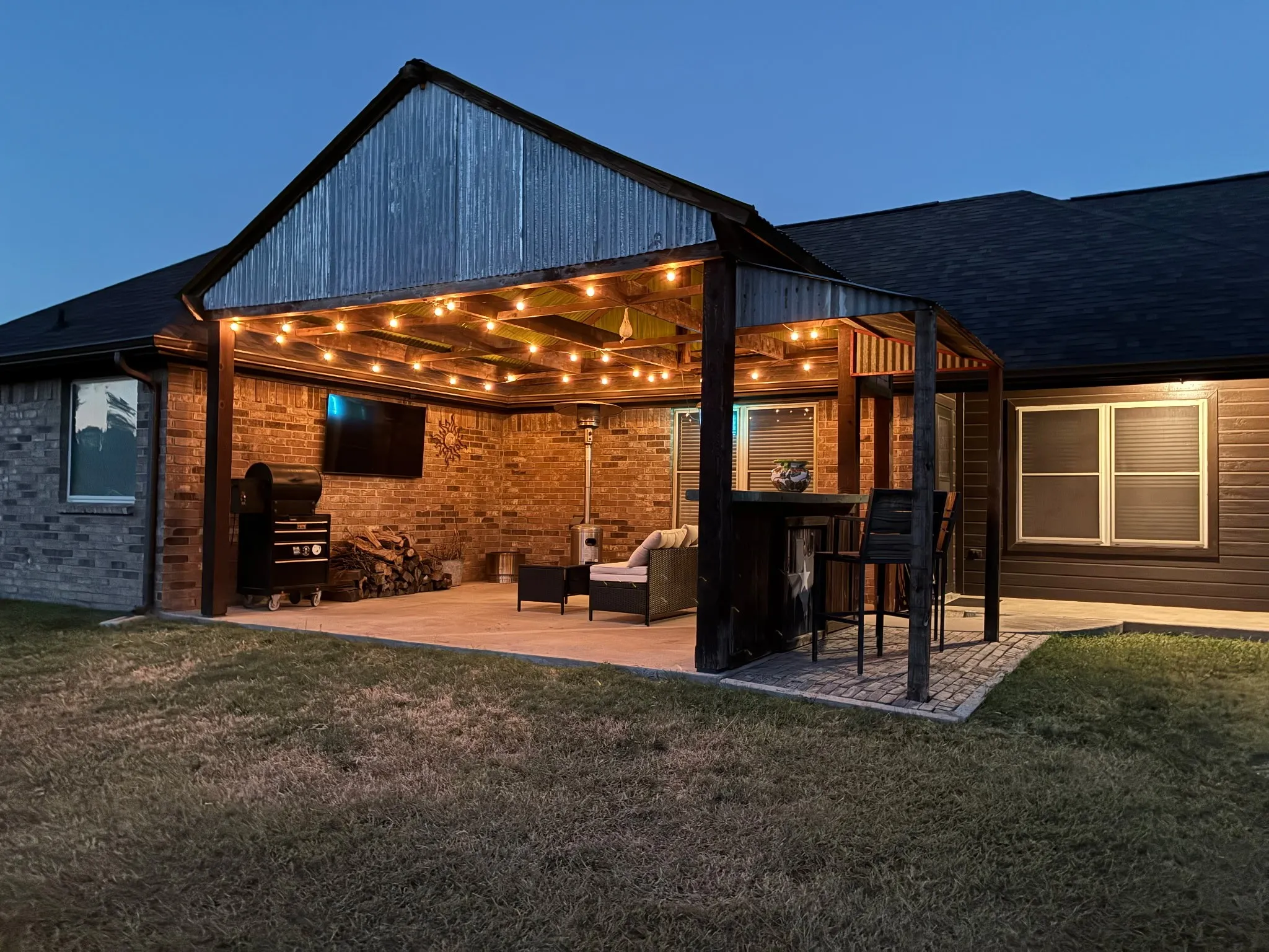 Single Family Residence For Sale in Parker County , 201 N Casey Court, Springtown, Texas 76082, 3 Bedroom, 2 Bathroom, Garage spaces, 1,942 Sqft, built in 2007, mls#21373551, Real Estate Agent in Springtown, Homes For Sale in Parker county, Homes For Sale in Springtown, Realtor in Springtown Texas, Real Estate Brokerage Independent Realty Texas, Luminita Cordes Realtor