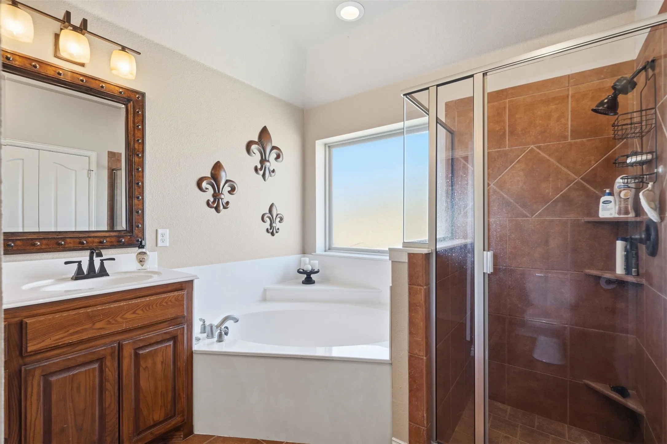 Single Family Residence For Sale in Parker County , 201 N Casey Court, Springtown, Texas 76082, 3 Bedroom, 2 Bathroom, Garage spaces, 1,942 Sqft, built in 2007, mls#21373551, Real Estate Agent in Springtown, Homes For Sale in Parker county, Homes For Sale in Springtown, Realtor in Springtown Texas, Real Estate Brokerage Independent Realty Texas, Luminita Cordes Realtor
