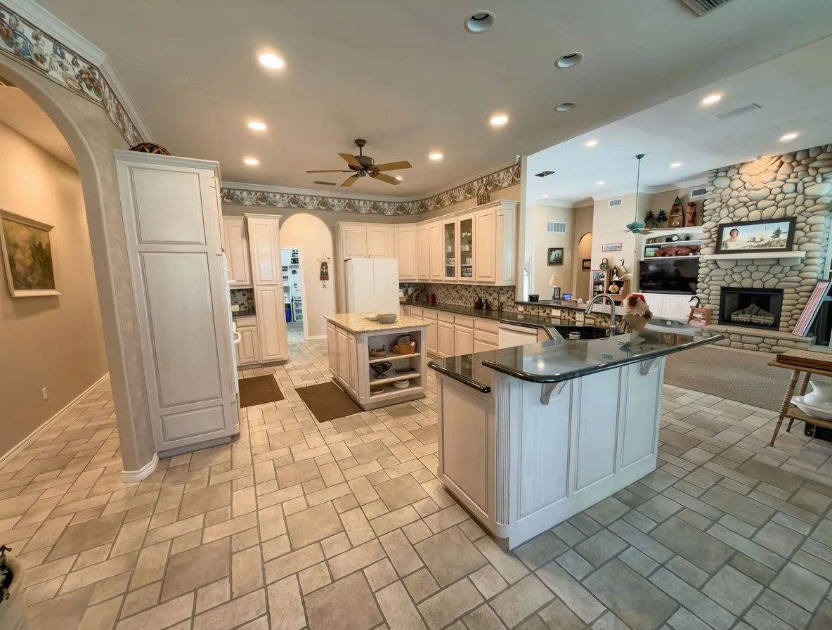 Single Family Residence For Sale in Hood County , 702 Pintail Court, Granbury, Texas 76049, 3 Bedroom, 4 Bathroom, 2 Garage spaces, 3,838 Sqft, built in 1998, mls#21373736, Real Estate Agent in Granbury, Homes For Sale in Hood county, Homes For Sale in Granbury, Realtor in Granbury Texas, Real Estate Brokerage Independent Realty Texas, Luminita Cordes Realtor