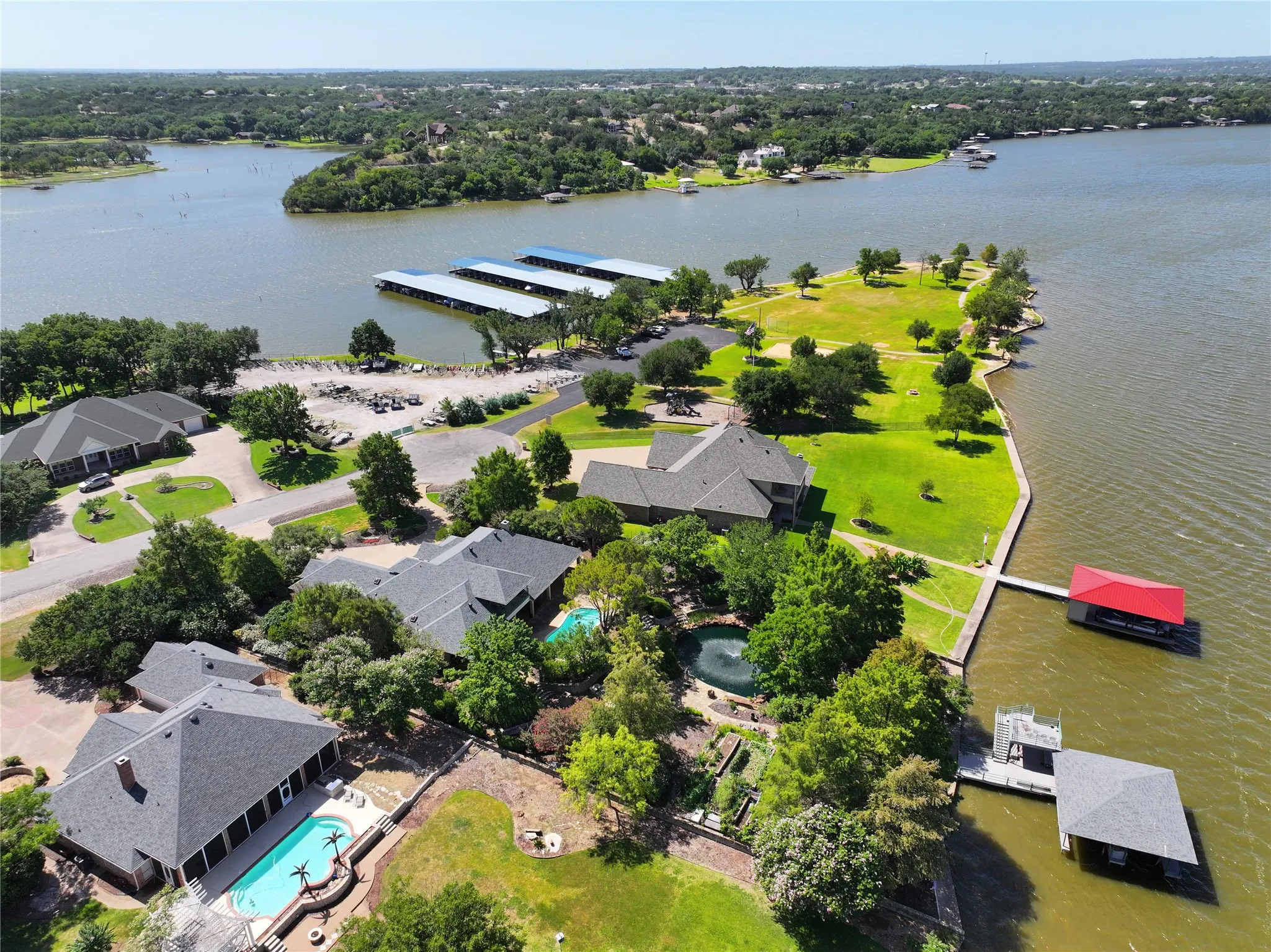 Single Family Residence For Sale in Hood County , 702 Pintail Court, Granbury, Texas 76049, 3 Bedroom, 4 Bathroom, 2 Garage spaces, 3,838 Sqft, built in 1998, mls#21373736, Real Estate Agent in Granbury, Homes For Sale in Hood county, Homes For Sale in Granbury, Realtor in Granbury Texas, Real Estate Brokerage Independent Realty Texas, Luminita Cordes Realtor