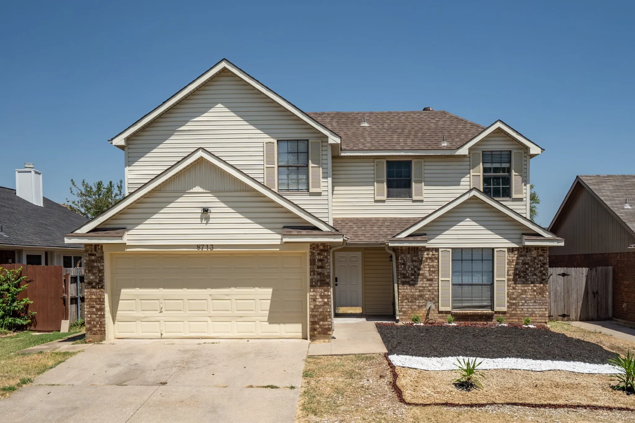 Single Family Residence For Rent in Tarrant County , 8713 Elbe Trail, Fort Worth, Texas 76118, 4 Bedroom, 3 Bathroom, 2 Garage spaces, 1,646 Sqft, built in 1986, mls#21375363, Real Estate Agent in Fort Worth, Homes For Rent in Tarrant county, Homes For Rent in Fort Worth, Realtor in Fort Worth Texas, Real Estate Brokerage Independent Realty Texas, Luminita Cordes Realtor
