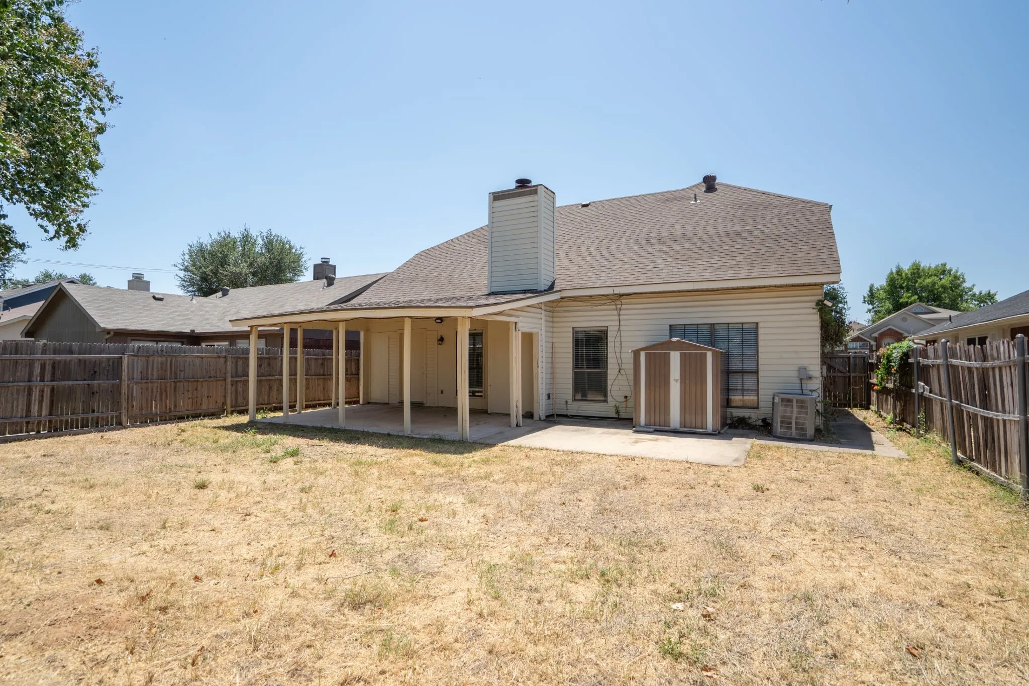 Single Family Residence For Rent in Tarrant County , 8713 Elbe Trail, Fort Worth, Texas 76118, 4 Bedroom, 3 Bathroom, 2 Garage spaces, 1,646 Sqft, built in 1986, mls#21375363, Real Estate Agent in Fort Worth, Homes For Rent in Tarrant county, Homes For Rent in Fort Worth, Realtor in Fort Worth Texas, Real Estate Brokerage Independent Realty Texas, Luminita Cordes Realtor