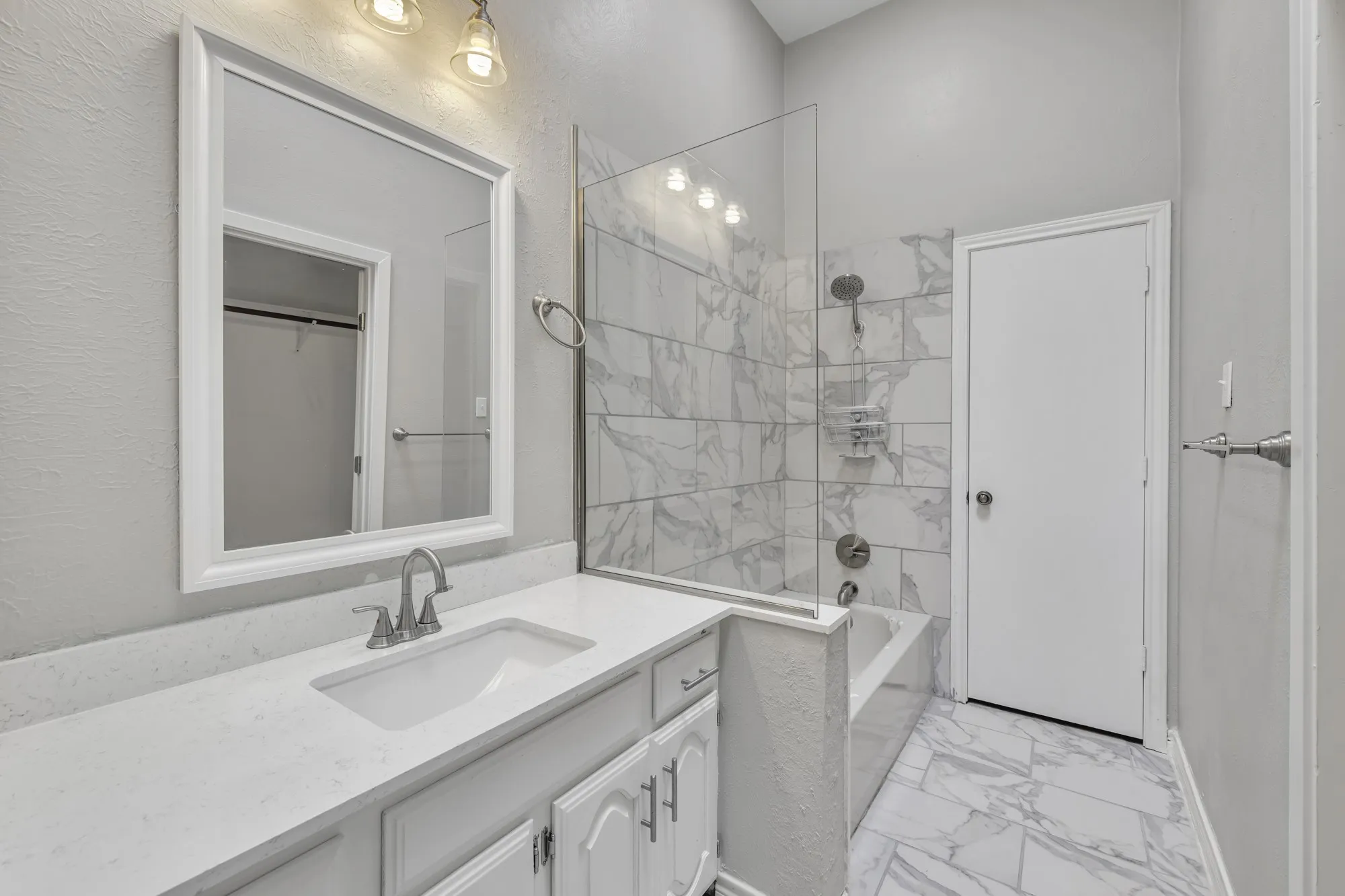 Single Family Residence For Rent in Dallas County , 2422 Libra Drive, Garland, Texas 75044, 2 Bedroom, 2 Bathroom, 2 Garage spaces, 1,098 Sqft, built in 1983, mls#21367966, Real Estate Agent in Garland, Homes For Rent in Dallas county, Homes For Rent in Garland, Realtor in Garland Texas, Real Estate Brokerage Independent Realty Texas, Luminita Cordes Realtor