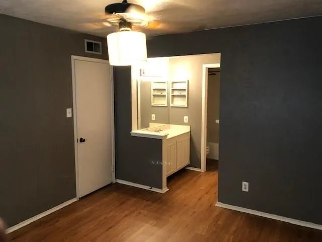 Single Family Residence For Rent in Collin County , 2900 Myrtlewood Lane, Plano, Texas 75074, 3 Bedroom, 2 Bathroom, 1 Garage spaces, 1,211 Sqft, built in 1985, mls#21375367, Real Estate Agent in Plano, Homes For Rent in Collin county, Homes For Rent in Plano, Realtor in Plano Texas, Real Estate Brokerage Independent Realty Texas, Luminita Cordes Realtor
