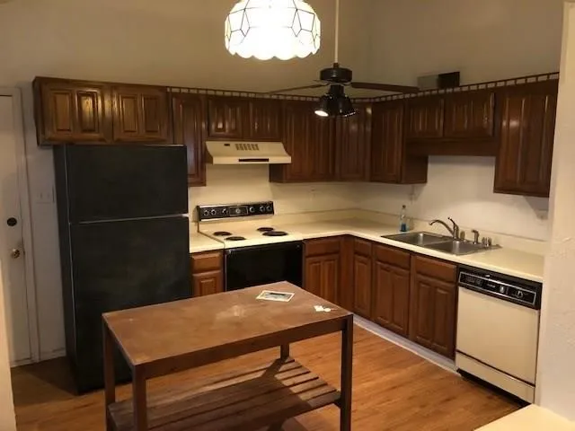 Single Family Residence For Rent in Collin County , 2900 Myrtlewood Lane, Plano, Texas 75074, 3 Bedroom, 2 Bathroom, 1 Garage spaces, 1,211 Sqft, built in 1985, mls#21375367, Real Estate Agent in Plano, Homes For Rent in Collin county, Homes For Rent in Plano, Realtor in Plano Texas, Real Estate Brokerage Independent Realty Texas, Luminita Cordes Realtor