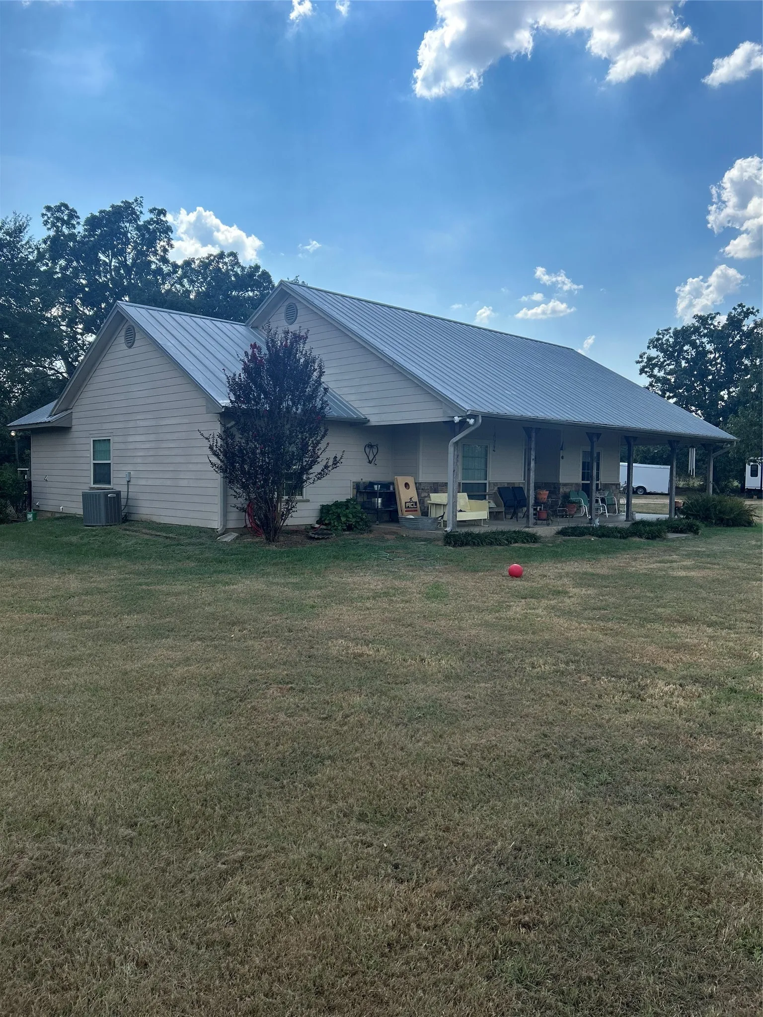 Single Family Residence For Sale in Lamar County , 1620 FR 3298, Powderly, Texas 75473, 2 Bedroom, 3 Bathroom, 2 Garage spaces, 1,822 Sqft, built in 2011, mls#21375371, Real Estate Agent in Powderly, Homes For Sale in Lamar county, Homes For Sale in Powderly, Realtor in Powderly Texas, Real Estate Brokerage Independent Realty Texas, Luminita Cordes Realtor