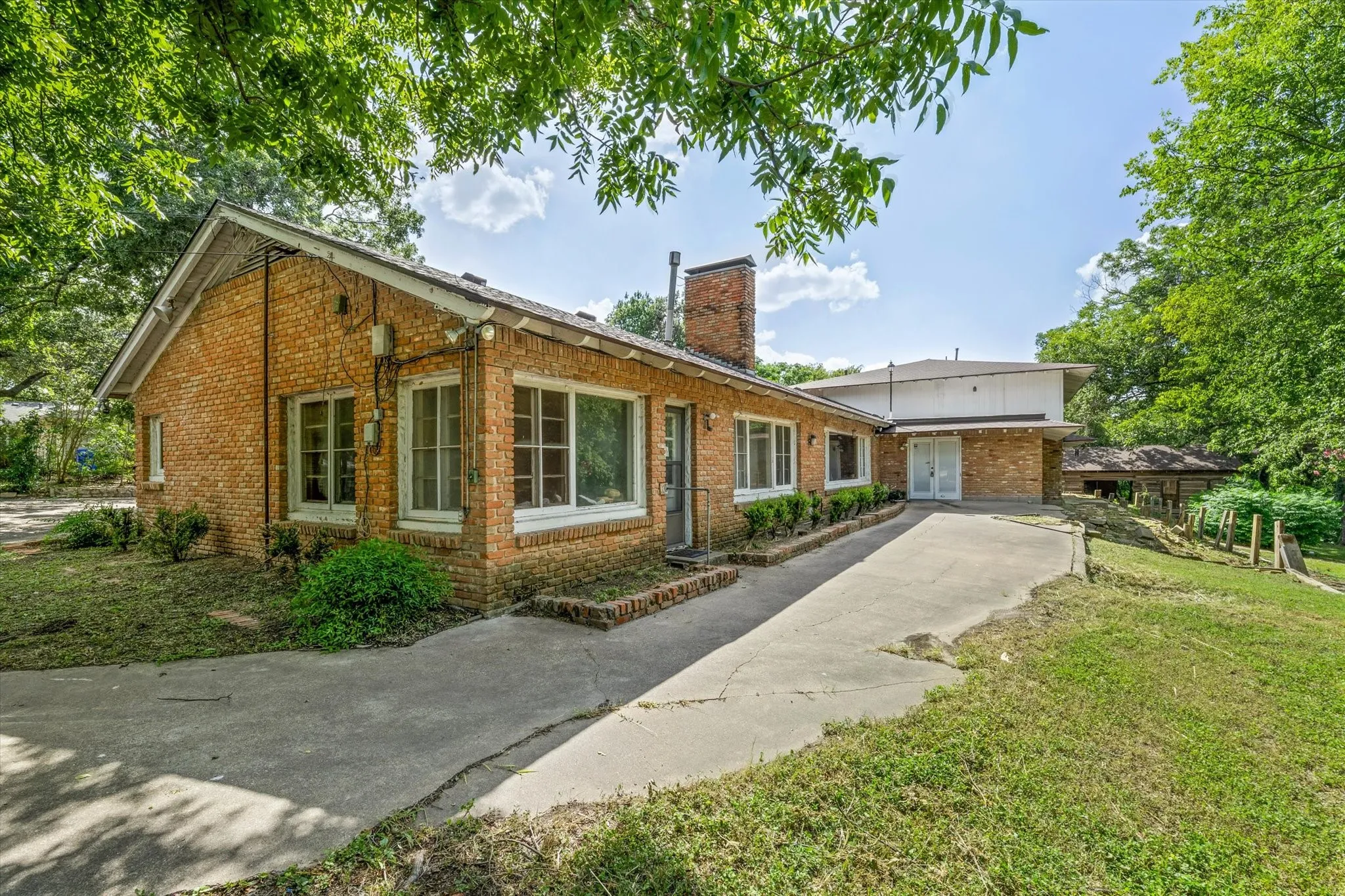 Single Family Residence For Sale in Mc Lennan County , 421 Rice Avenue, Waco, Texas 76708, 6 Bedroom, 6 Bathroom, Garage spaces, 5,762 Sqft, built in 1950, mls#21375164, Real Estate Agent in Waco, Homes For Sale in Mc Lennan county, Homes For Sale in Waco, Realtor in Waco Texas, Real Estate Brokerage Independent Realty Texas, Luminita Cordes Realtor