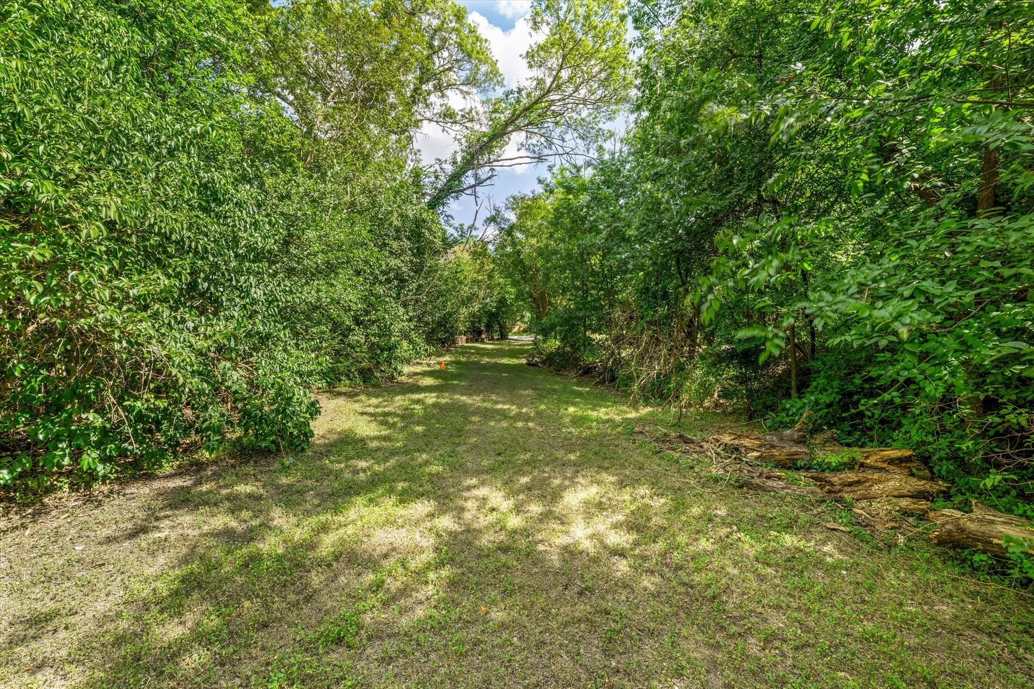 Single Family Residence For Sale in Mc Lennan County , 421 Rice Avenue, Waco, Texas 76708, 6 Bedroom, 6 Bathroom, Garage spaces, 5,762 Sqft, built in 1950, mls#21375164, Real Estate Agent in Waco, Homes For Sale in Mc Lennan county, Homes For Sale in Waco, Realtor in Waco Texas, Real Estate Brokerage Independent Realty Texas, Luminita Cordes Realtor