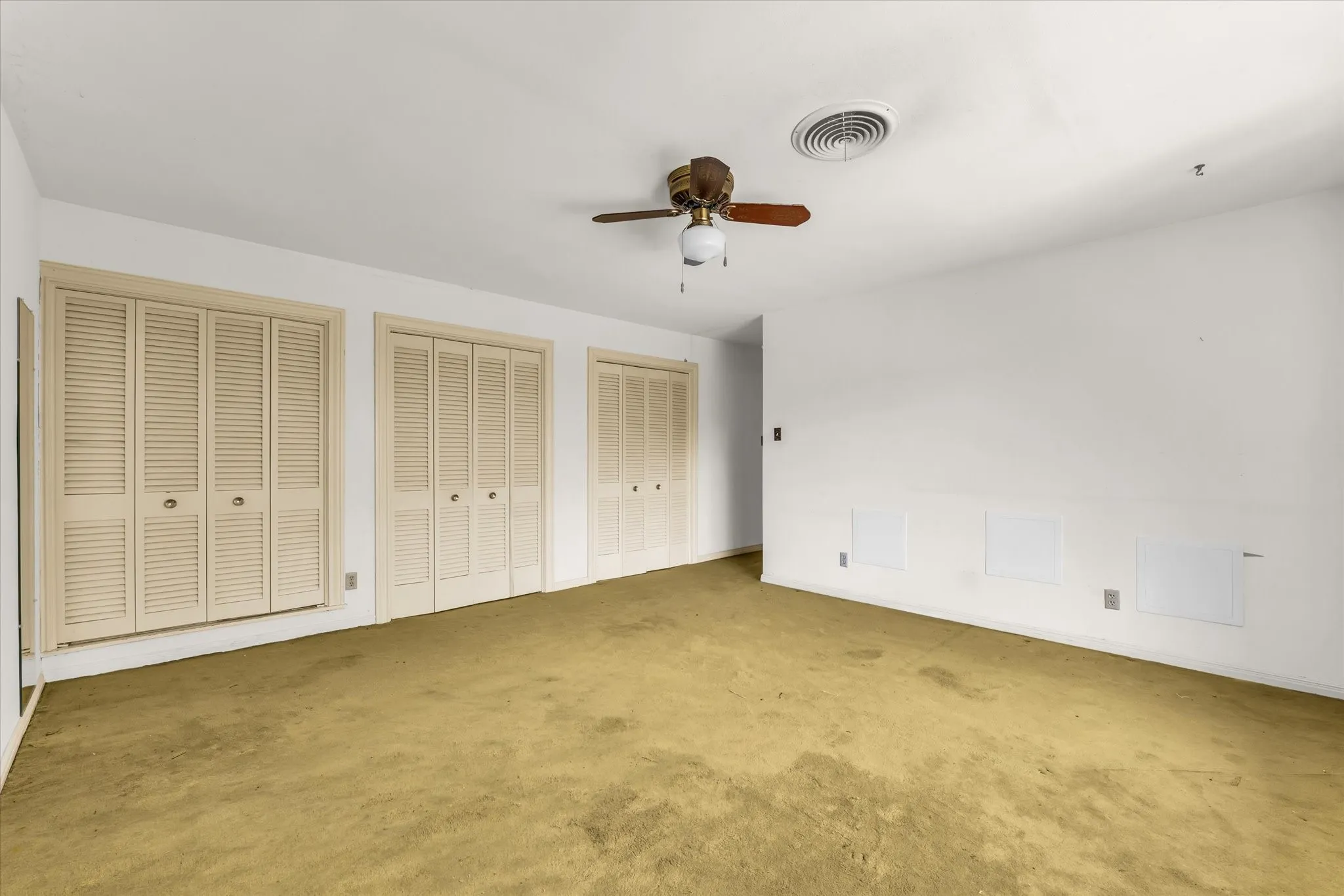 Upstaris His Closet area