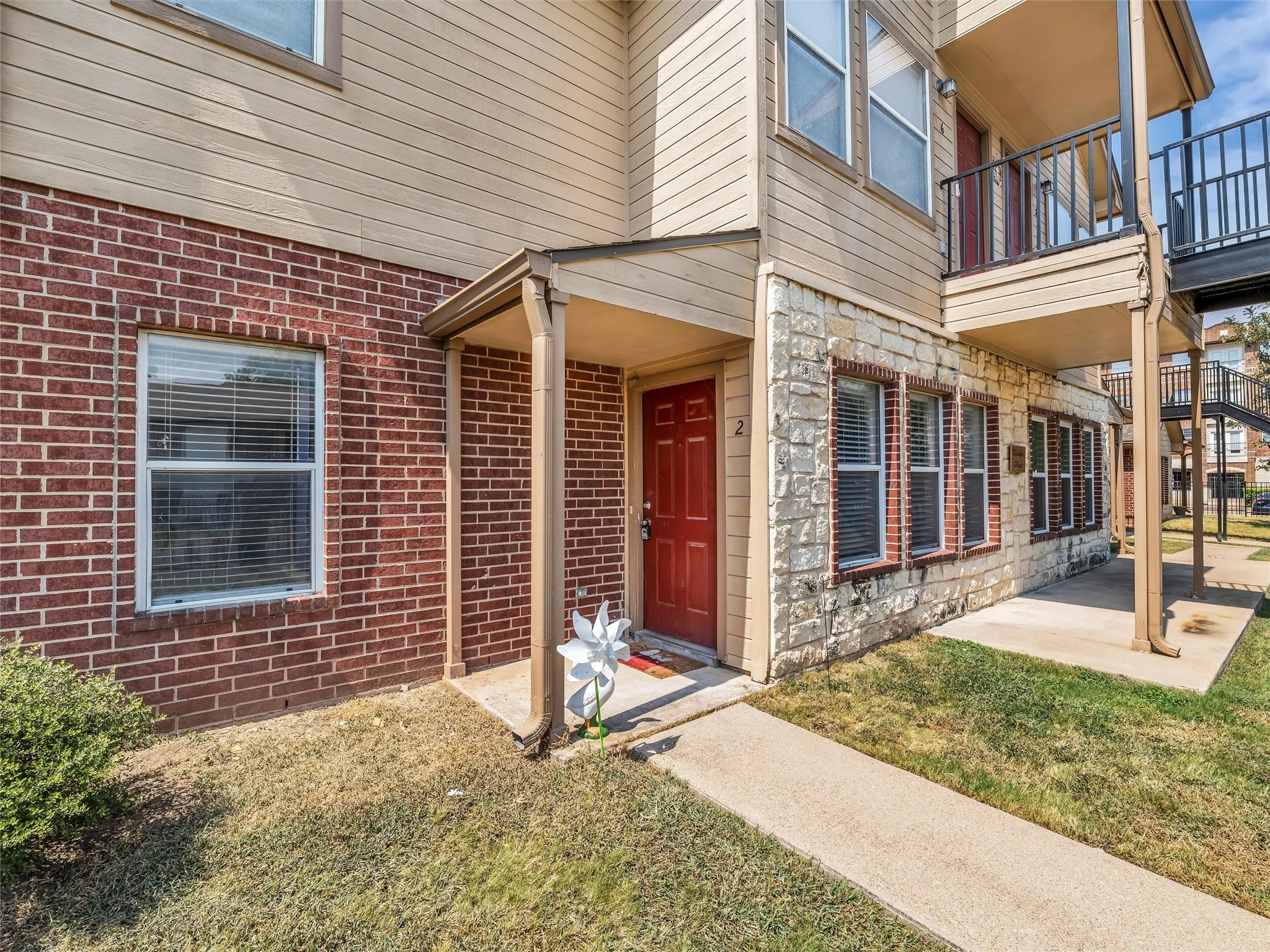 Condominium For Sale in Mc Lennan County , 1401 Bagby Avenue 2, Waco, Texas 76706, 2 Bedroom, 2 Bathroom, Garage spaces, 1,073 Sqft, built in 2000, mls#21375365, Real Estate Agent in Waco, Homes For Sale in Mc Lennan county, Homes For Sale in Waco, Realtor in Waco Texas, Real Estate Brokerage Independent Realty Texas, Luminita Cordes Realtor