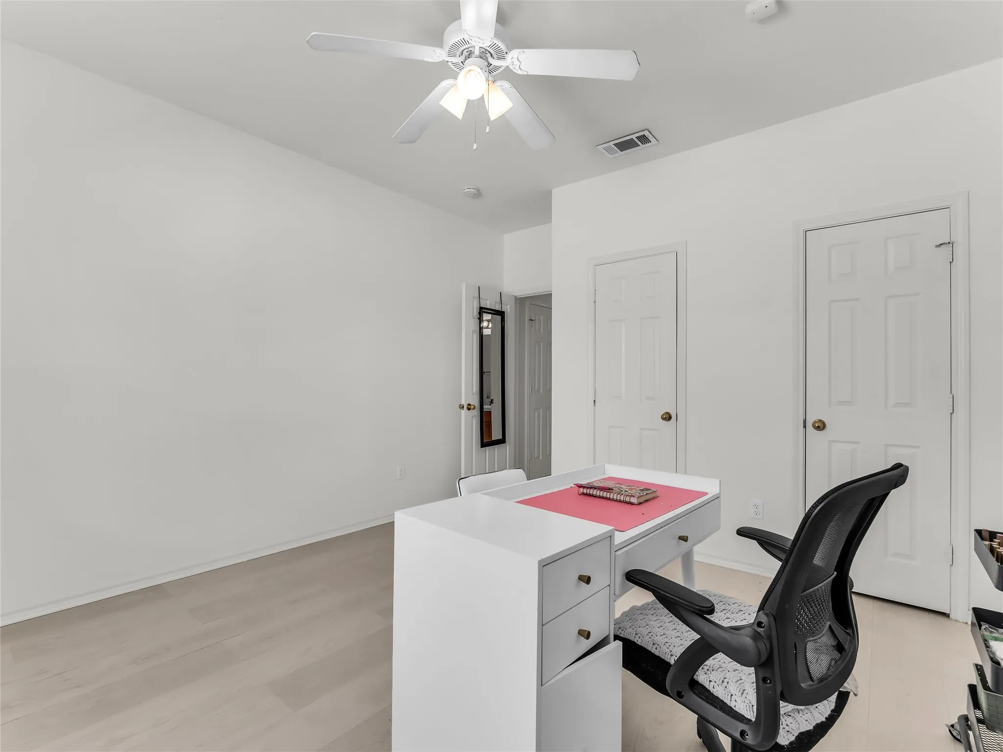 Condominium For Sale in Mc Lennan County , 1401 Bagby Avenue 2, Waco, Texas 76706, 2 Bedroom, 2 Bathroom, Garage spaces, 1,073 Sqft, built in 2000, mls#21375365, Real Estate Agent in Waco, Homes For Sale in Mc Lennan county, Homes For Sale in Waco, Realtor in Waco Texas, Real Estate Brokerage Independent Realty Texas, Luminita Cordes Realtor