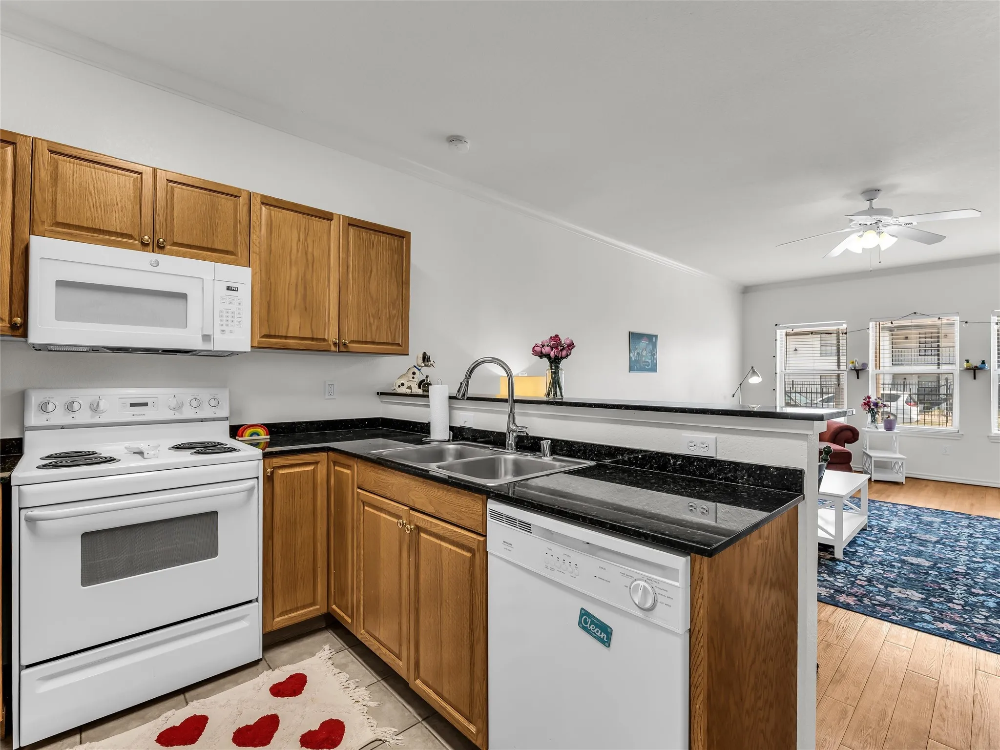 Condominium For Sale in Mc Lennan County , 1401 Bagby Avenue 2, Waco, Texas 76706, 2 Bedroom, 2 Bathroom, Garage spaces, 1,073 Sqft, built in 2000, mls#21375365, Real Estate Agent in Waco, Homes For Sale in Mc Lennan county, Homes For Sale in Waco, Realtor in Waco Texas, Real Estate Brokerage Independent Realty Texas, Luminita Cordes Realtor