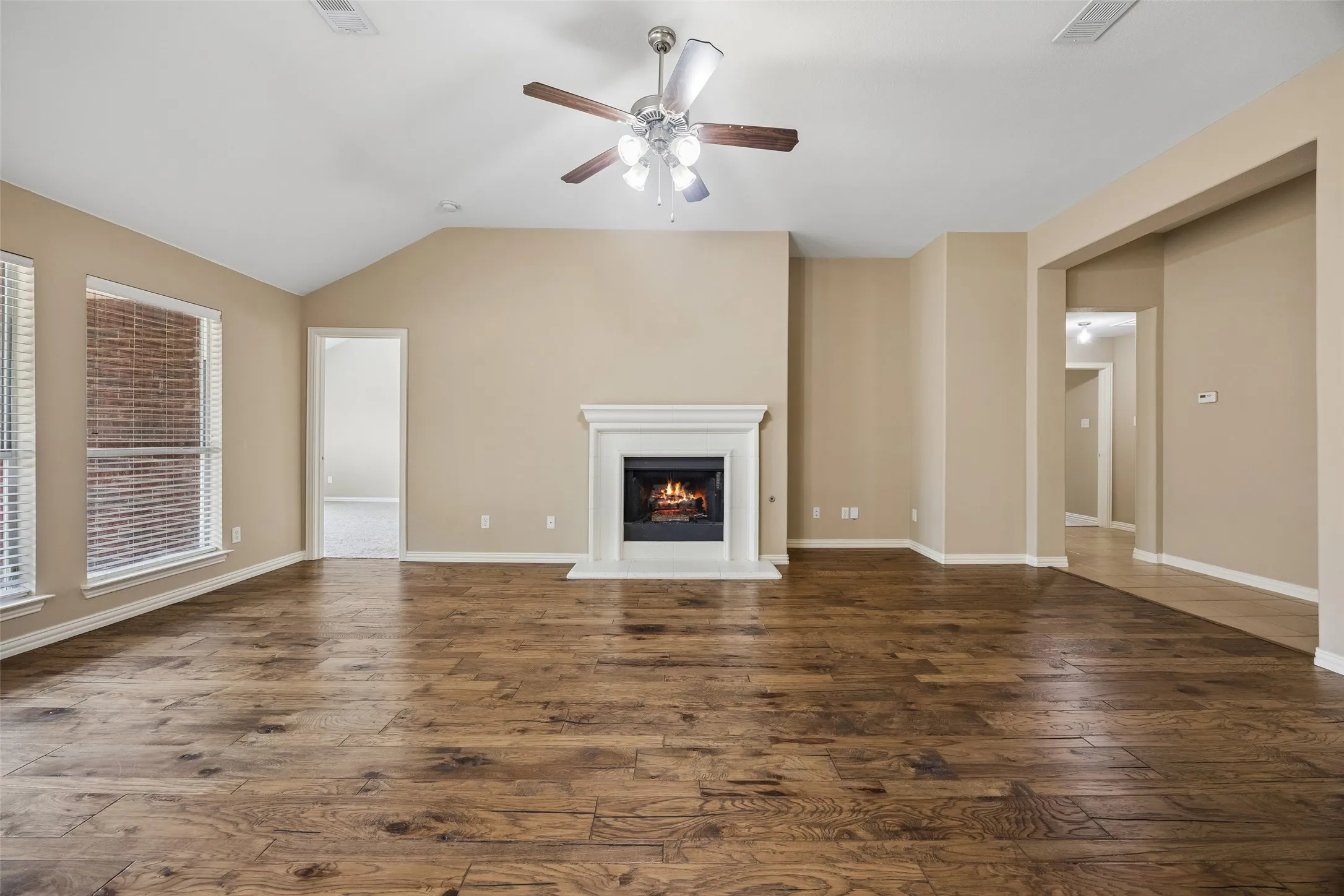 Single Family Residence For Sale in Dallas County , 655 Campolina Drive, Grand Prairie, Texas 75052, 4 Bedroom, 2 Bathroom, 3 Garage spaces, 2,312 Sqft, built in 2005, mls#21373915, Real Estate Agent in Grand Prairie, Homes For Sale in Dallas county, Homes For Sale in Grand Prairie, Realtor in Grand Prairie Texas, Real Estate Brokerage Independent Realty Texas, Luminita Cordes Realtor