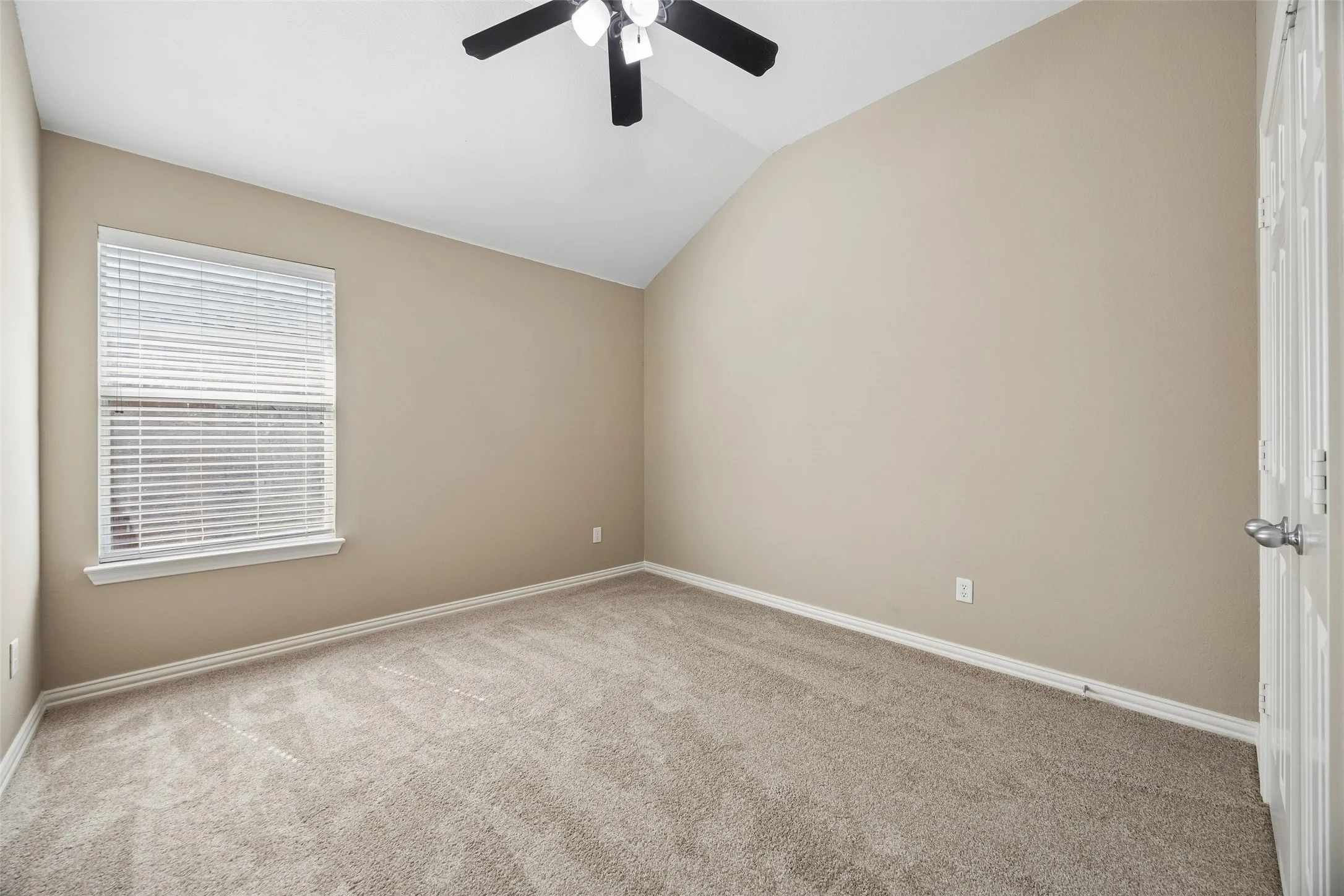 Single Family Residence For Sale in Dallas County , 655 Campolina Drive, Grand Prairie, Texas 75052, 4 Bedroom, 2 Bathroom, 3 Garage spaces, 2,312 Sqft, built in 2005, mls#21373915, Real Estate Agent in Grand Prairie, Homes For Sale in Dallas county, Homes For Sale in Grand Prairie, Realtor in Grand Prairie Texas, Real Estate Brokerage Independent Realty Texas, Luminita Cordes Realtor