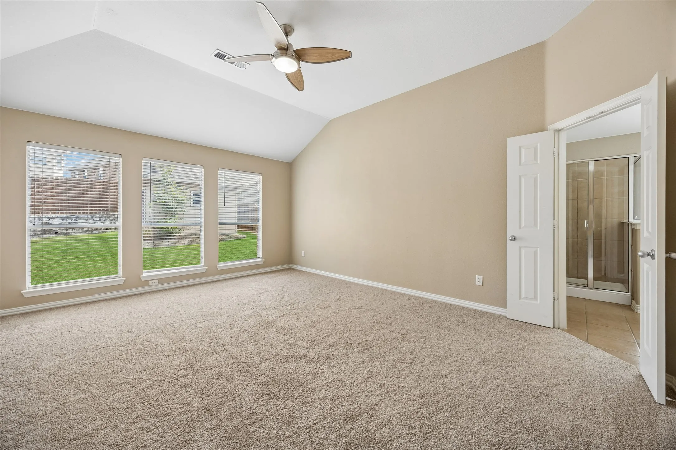 Single Family Residence For Sale in Dallas County , 655 Campolina Drive, Grand Prairie, Texas 75052, 4 Bedroom, 2 Bathroom, 3 Garage spaces, 2,312 Sqft, built in 2005, mls#21373915, Real Estate Agent in Grand Prairie, Homes For Sale in Dallas county, Homes For Sale in Grand Prairie, Realtor in Grand Prairie Texas, Real Estate Brokerage Independent Realty Texas, Luminita Cordes Realtor