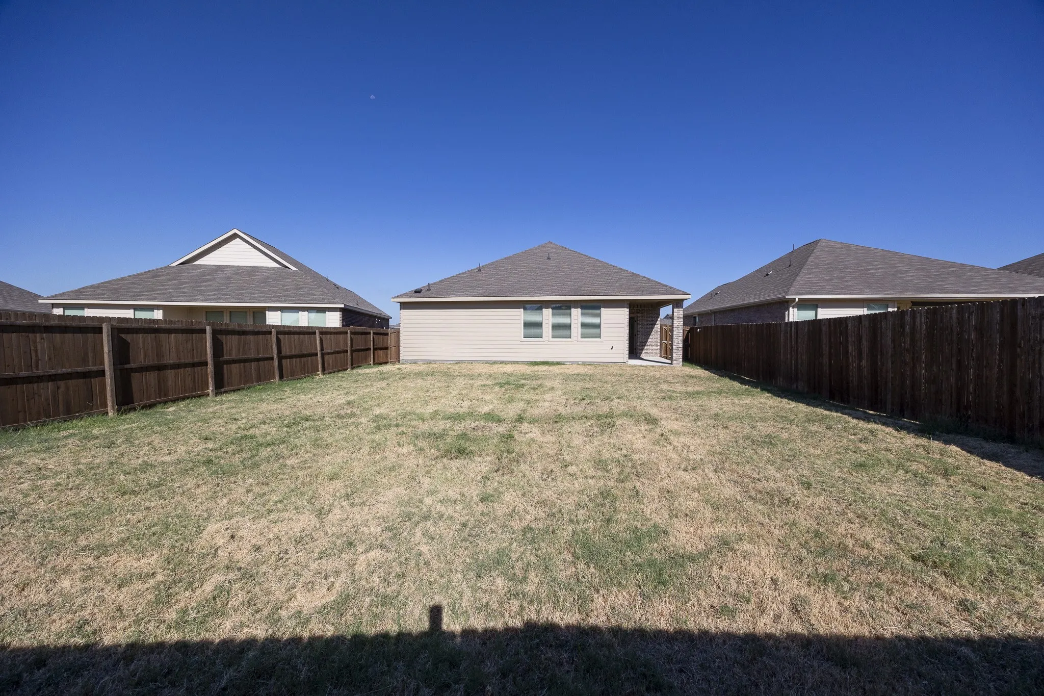 Single Family Residence For Rent in Kaufman County , 2406 Bold Venture Drive, Forney, Texas 75126, 4 Bedroom, 2 Bathroom, 2 Garage spaces, 1,998 Sqft, built in 2024, mls#21375299, Real Estate Agent in Forney, Homes For Rent in Kaufman county, Homes For Rent in Forney, Realtor in Forney Texas, Real Estate Brokerage Independent Realty Texas, Luminita Cordes Realtor