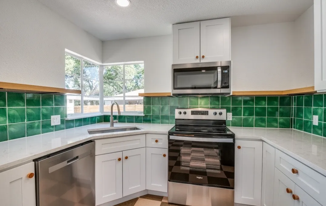 Single Family Residence For Sale in Dallas County , 2433 Southwood Drive, Dallas, Texas 75233, 2 Bedroom, 1 Bathroom, Garage spaces, 1,139 Sqft, built in 1952, mls#21374027, Real Estate Agent in Dallas, Homes For Sale in Dallas county, Homes For Sale in Dallas, Realtor in Dallas Texas, Real Estate Brokerage Independent Realty Texas, Luminita Cordes Realtor