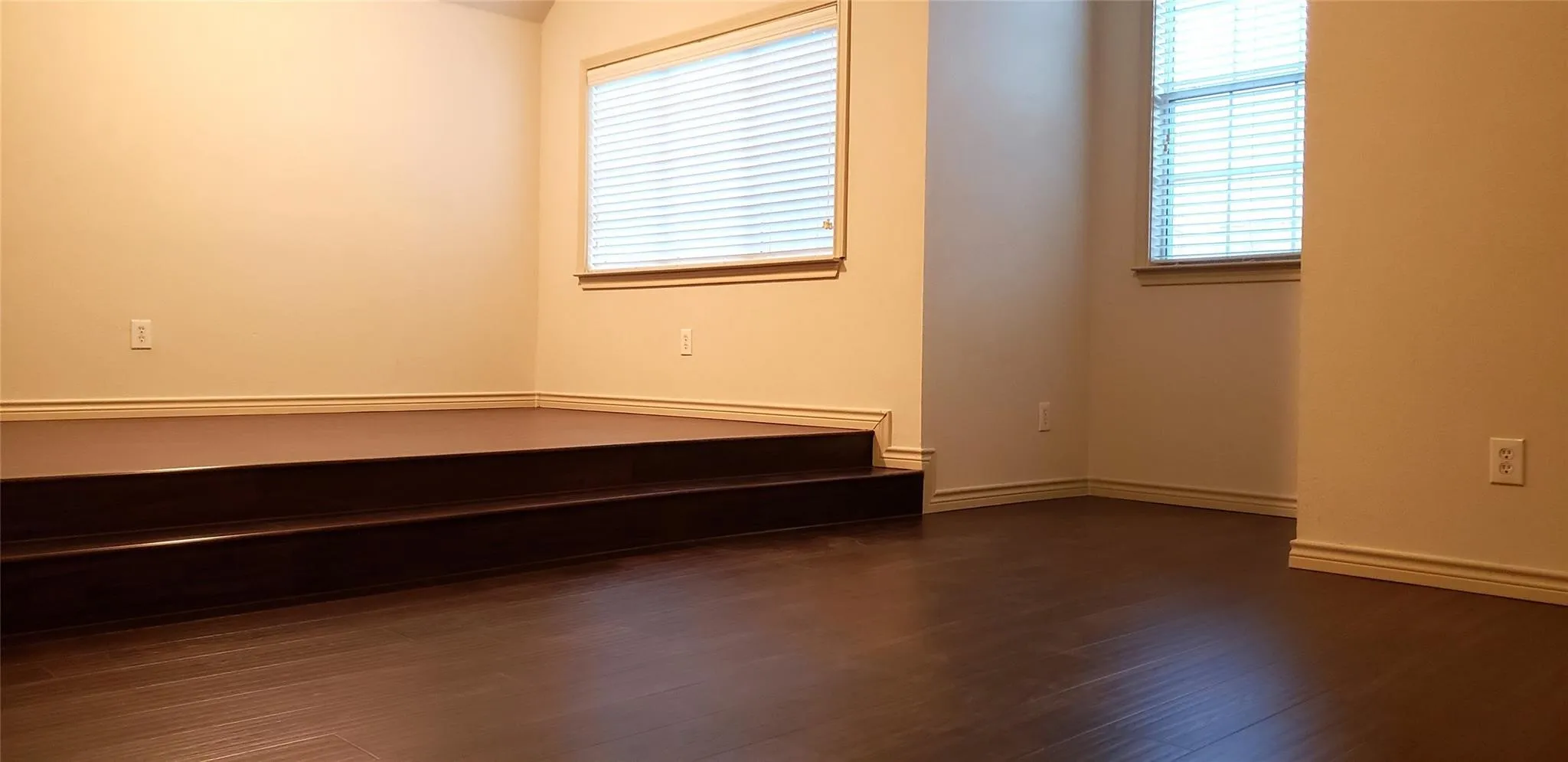 Single Family Residence For Rent in Denton County , 3410 Somerset Lane, Frisco, Texas 75033, 4 Bedroom, 3 Bathroom, 2 Garage spaces, 2,823 Sqft, built in 2005, mls#21374637, Real Estate Agent in Frisco, Homes For Rent in Denton county, Homes For Rent in Frisco, Realtor in Frisco Texas, Real Estate Brokerage Independent Realty Texas, Luminita Cordes Realtor