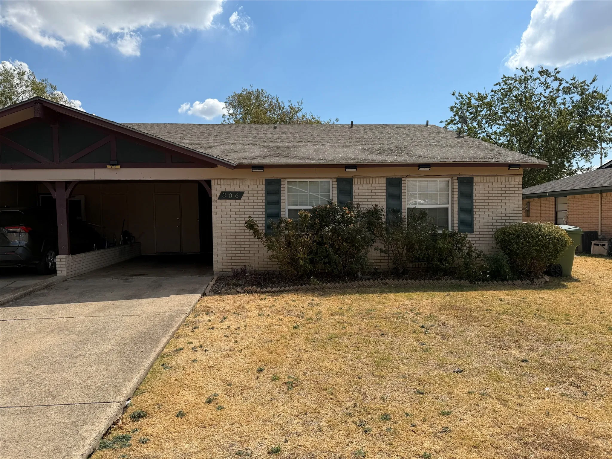 Duplex For Rent in Dallas County , 306 Evelyn Drive, Garland, Texas 75042, 3 Bedroom, 2 Bathroom, Garage spaces, 1,124 Sqft, built in 1969, mls#21375399, Real Estate Agent in Garland, Homes For Rent in Dallas county, Homes For Rent in Garland, Realtor in Garland Texas, Real Estate Brokerage Independent Realty Texas, Luminita Cordes Realtor