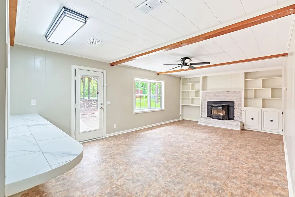 Single Family Residence For Sale in Morris County , 1004 Sunset Drive, Daingerfield, Texas 75638, 4 Bedroom, 3 Bathroom, 2 Garage spaces, 1,584 Sqft, built in 1968, mls#21358211, Real Estate Agent in Daingerfield, Homes For Sale in Morris county, Homes For Sale in Daingerfield, Realtor in Daingerfield Texas, Real Estate Brokerage Independent Realty Texas, Luminita Cordes Realtor
