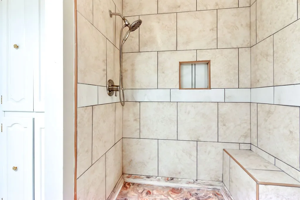 Single Family Residence For Sale in Morris County , 1004 Sunset Drive, Daingerfield, Texas 75638, 4 Bedroom, 3 Bathroom, 2 Garage spaces, 1,584 Sqft, built in 1968, mls#21358211, Real Estate Agent in Daingerfield, Homes For Sale in Morris county, Homes For Sale in Daingerfield, Realtor in Daingerfield Texas, Real Estate Brokerage Independent Realty Texas, Luminita Cordes Realtor