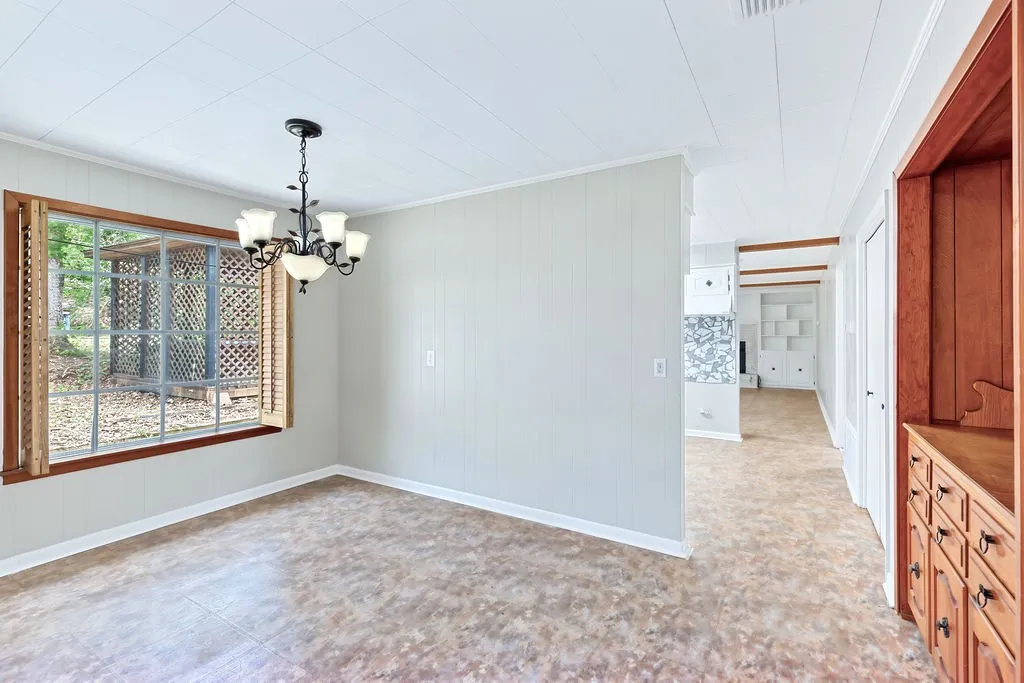 Single Family Residence For Sale in Morris County , 1004 Sunset Drive, Daingerfield, Texas 75638, 4 Bedroom, 3 Bathroom, 2 Garage spaces, 1,584 Sqft, built in 1968, mls#21358211, Real Estate Agent in Daingerfield, Homes For Sale in Morris county, Homes For Sale in Daingerfield, Realtor in Daingerfield Texas, Real Estate Brokerage Independent Realty Texas, Luminita Cordes Realtor