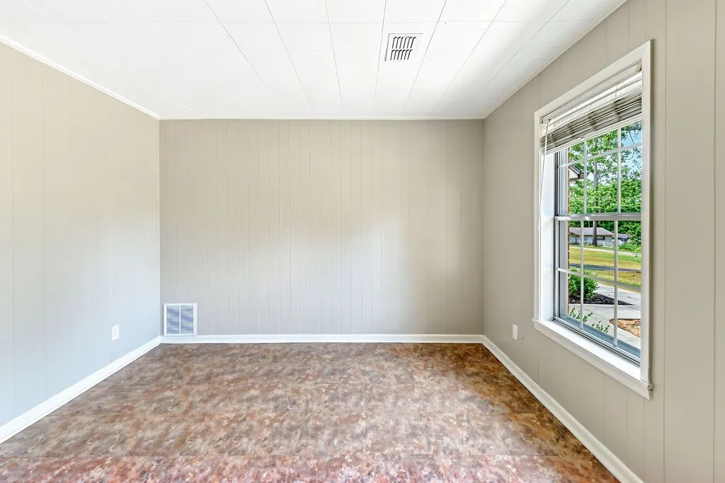 Single Family Residence For Sale in Morris County , 1004 Sunset Drive, Daingerfield, Texas 75638, 4 Bedroom, 3 Bathroom, 2 Garage spaces, 1,584 Sqft, built in 1968, mls#21358211, Real Estate Agent in Daingerfield, Homes For Sale in Morris county, Homes For Sale in Daingerfield, Realtor in Daingerfield Texas, Real Estate Brokerage Independent Realty Texas, Luminita Cordes Realtor