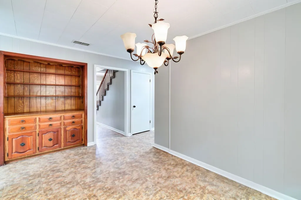 Single Family Residence For Sale in Morris County , 1004 Sunset Drive, Daingerfield, Texas 75638, 4 Bedroom, 3 Bathroom, 2 Garage spaces, 1,584 Sqft, built in 1968, mls#21358211, Real Estate Agent in Daingerfield, Homes For Sale in Morris county, Homes For Sale in Daingerfield, Realtor in Daingerfield Texas, Real Estate Brokerage Independent Realty Texas, Luminita Cordes Realtor