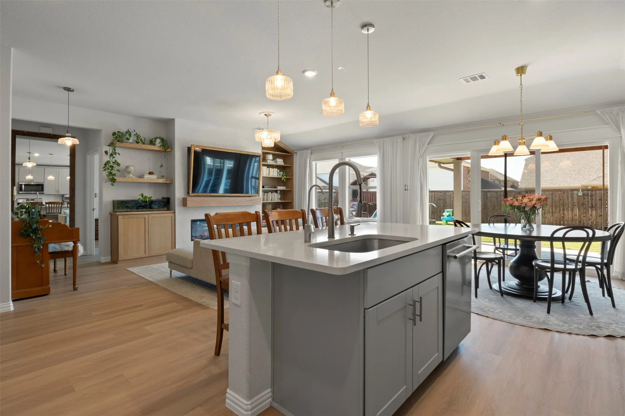 Single Family Residence For Rent in Denton County , 1612 Gold Mine Trail, Aubrey, Texas 76227, 3 Bedroom, 2 Bathroom, 2 Garage spaces, 1,659 Sqft, built in 2020, mls#21373835, Real Estate Agent in Aubrey, Homes For Rent in Denton county, Homes For Rent in Aubrey, Realtor in Aubrey Texas, Real Estate Brokerage Independent Realty Texas, Luminita Cordes Realtor