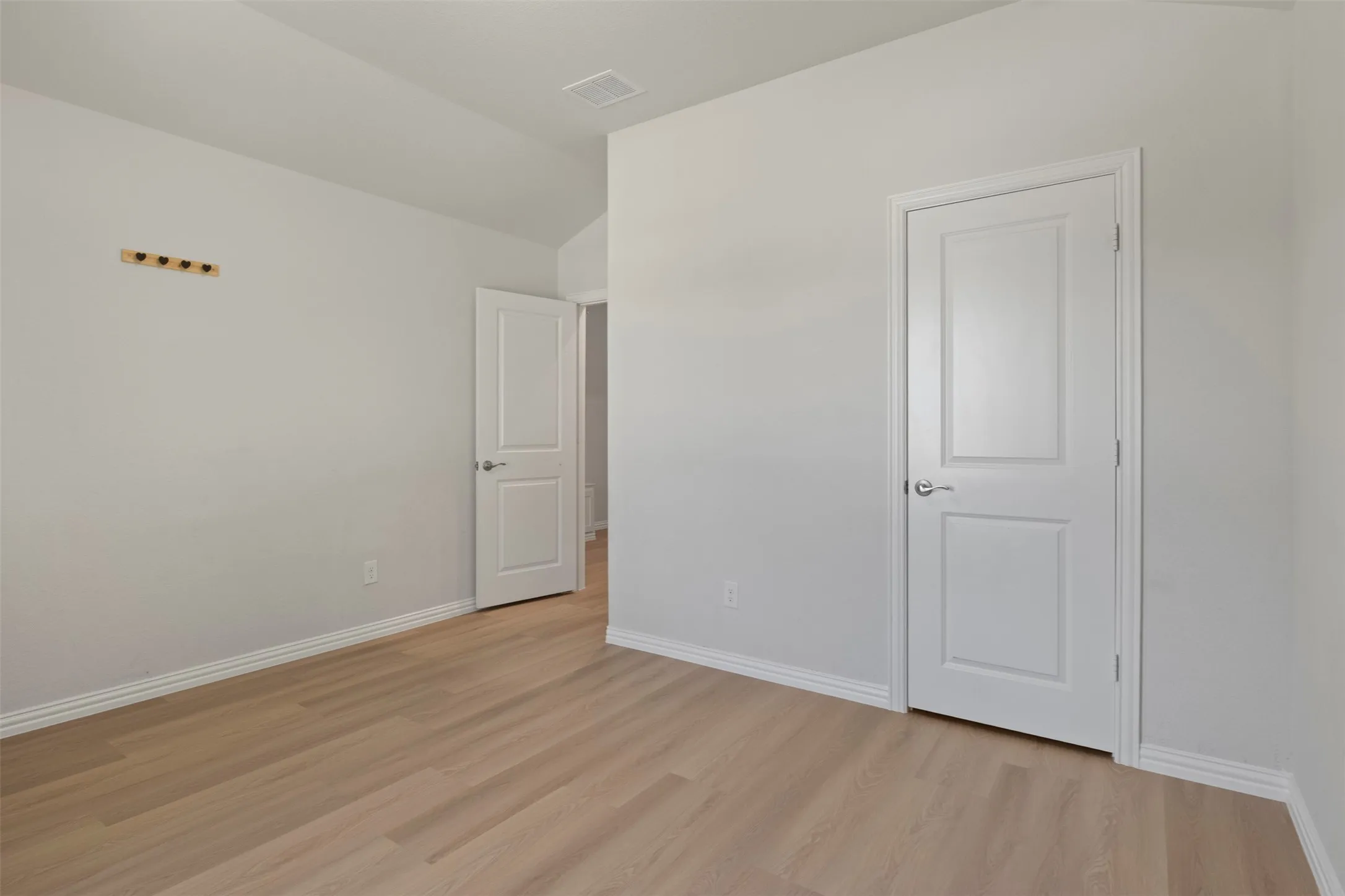 Single Family Residence For Rent in Denton County , 1612 Gold Mine Trail, Aubrey, Texas 76227, 3 Bedroom, 2 Bathroom, 2 Garage spaces, 1,659 Sqft, built in 2020, mls#21373835, Real Estate Agent in Aubrey, Homes For Rent in Denton county, Homes For Rent in Aubrey, Realtor in Aubrey Texas, Real Estate Brokerage Independent Realty Texas, Luminita Cordes Realtor