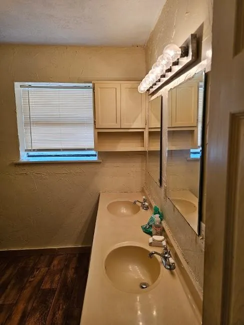 Single Family Residence For Rent in Collin County , 13022 N State Highway 121, Anna, Texas 75409, 3 Bedroom, 2 Bathroom, Garage spaces, 1,400 Sqft, built in 1980, mls#21366075, Real Estate Agent in Anna, Homes For Rent in Collin county, Homes For Rent in Anna, Realtor in Anna Texas, Real Estate Brokerage Independent Realty Texas, Luminita Cordes Realtor