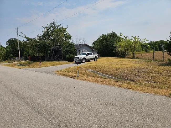 Single Family Residence For Rent in Collin County , 13022 N State Highway 121, Anna, Texas 75409, 3 Bedroom, 2 Bathroom, Garage spaces, 1,400 Sqft, built in 1980, mls#21366075, Real Estate Agent in Anna, Homes For Rent in Collin county, Homes For Rent in Anna, Realtor in Anna Texas, Real Estate Brokerage Independent Realty Texas, Luminita Cordes Realtor