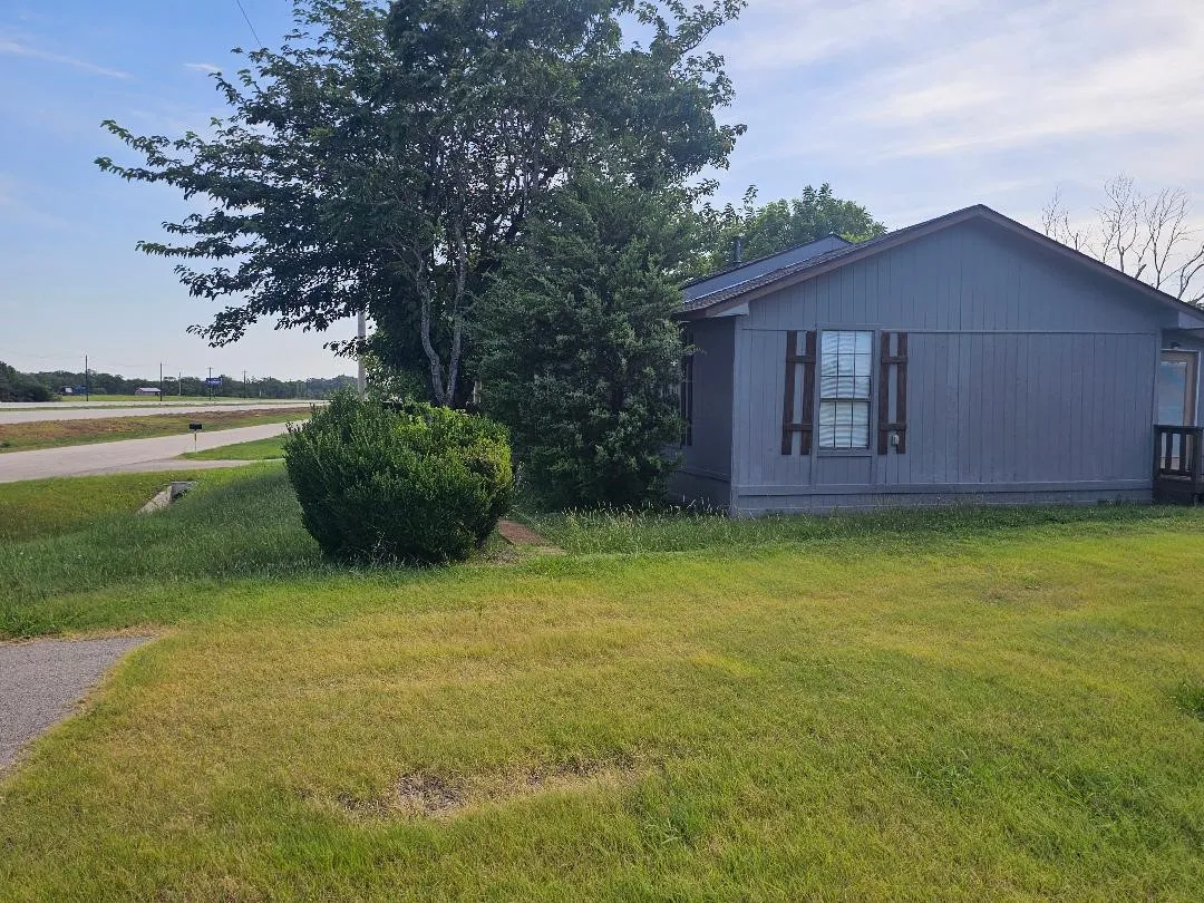 Single Family Residence For Rent in Collin County , 13022 N State Highway 121, Anna, Texas 75409, 3 Bedroom, 2 Bathroom, Garage spaces, 1,400 Sqft, built in 1980, mls#21366075, Real Estate Agent in Anna, Homes For Rent in Collin county, Homes For Rent in Anna, Realtor in Anna Texas, Real Estate Brokerage Independent Realty Texas, Luminita Cordes Realtor