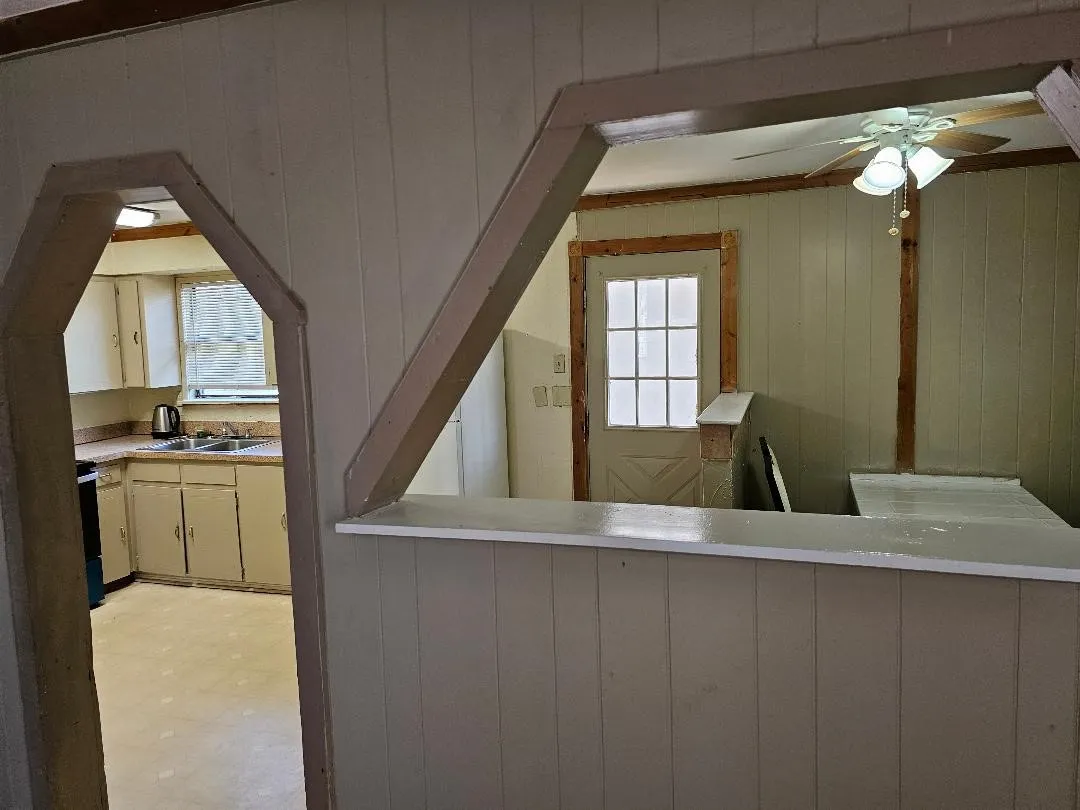 Single Family Residence For Rent in Collin County , 13022 N State Highway 121, Anna, Texas 75409, 3 Bedroom, 2 Bathroom, Garage spaces, 1,400 Sqft, built in 1980, mls#21366075, Real Estate Agent in Anna, Homes For Rent in Collin county, Homes For Rent in Anna, Realtor in Anna Texas, Real Estate Brokerage Independent Realty Texas, Luminita Cordes Realtor