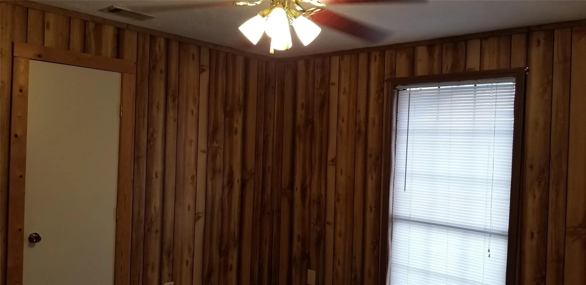 Single Family Residence For Rent in Collin County , 13022 N State Highway 121, Anna, Texas 75409, 3 Bedroom, 2 Bathroom, Garage spaces, 1,400 Sqft, built in 1980, mls#21366075, Real Estate Agent in Anna, Homes For Rent in Collin county, Homes For Rent in Anna, Realtor in Anna Texas, Real Estate Brokerage Independent Realty Texas, Luminita Cordes Realtor