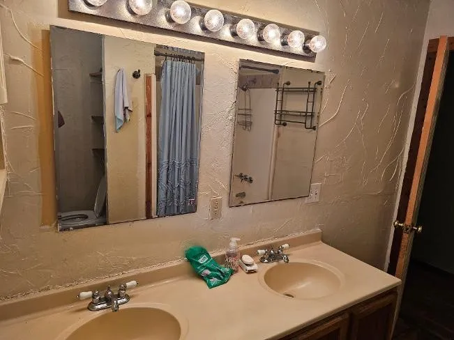 Single Family Residence For Rent in Collin County , 13022 N State Highway 121, Anna, Texas 75409, 3 Bedroom, 2 Bathroom, Garage spaces, 1,400 Sqft, built in 1980, mls#21366075, Real Estate Agent in Anna, Homes For Rent in Collin county, Homes For Rent in Anna, Realtor in Anna Texas, Real Estate Brokerage Independent Realty Texas, Luminita Cordes Realtor