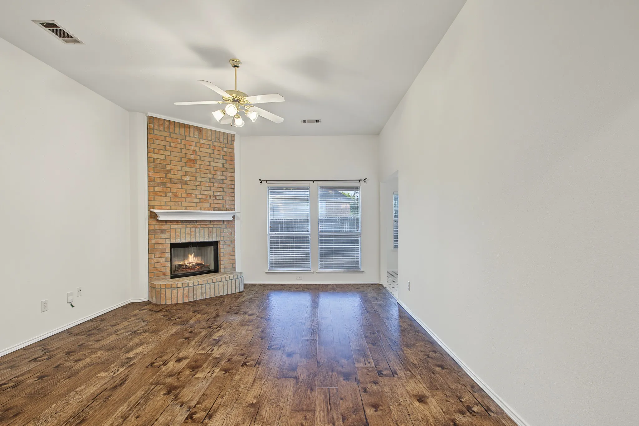 Single Family Residence For Rent in Collin County , 2712 Douglas Drive, Mc Kinney, Texas 75071, 3 Bedroom, 2 Bathroom, 2 Garage spaces, 1,312 Sqft, built in 2003, mls#21375087, Real Estate Agent in Mc Kinney, Homes For Rent in Collin county, Homes For Rent in Mc Kinney, Realtor in Mc Kinney Texas, Real Estate Brokerage Independent Realty Texas, Luminita Cordes Realtor