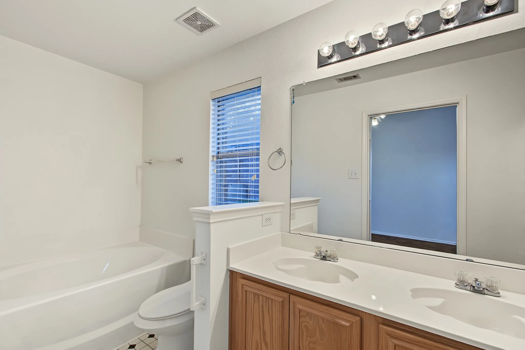 Single Family Residence For Rent in Collin County , 2712 Douglas Drive, Mc Kinney, Texas 75071, 3 Bedroom, 2 Bathroom, 2 Garage spaces, 1,312 Sqft, built in 2003, mls#21375087, Real Estate Agent in Mc Kinney, Homes For Rent in Collin county, Homes For Rent in Mc Kinney, Realtor in Mc Kinney Texas, Real Estate Brokerage Independent Realty Texas, Luminita Cordes Realtor
