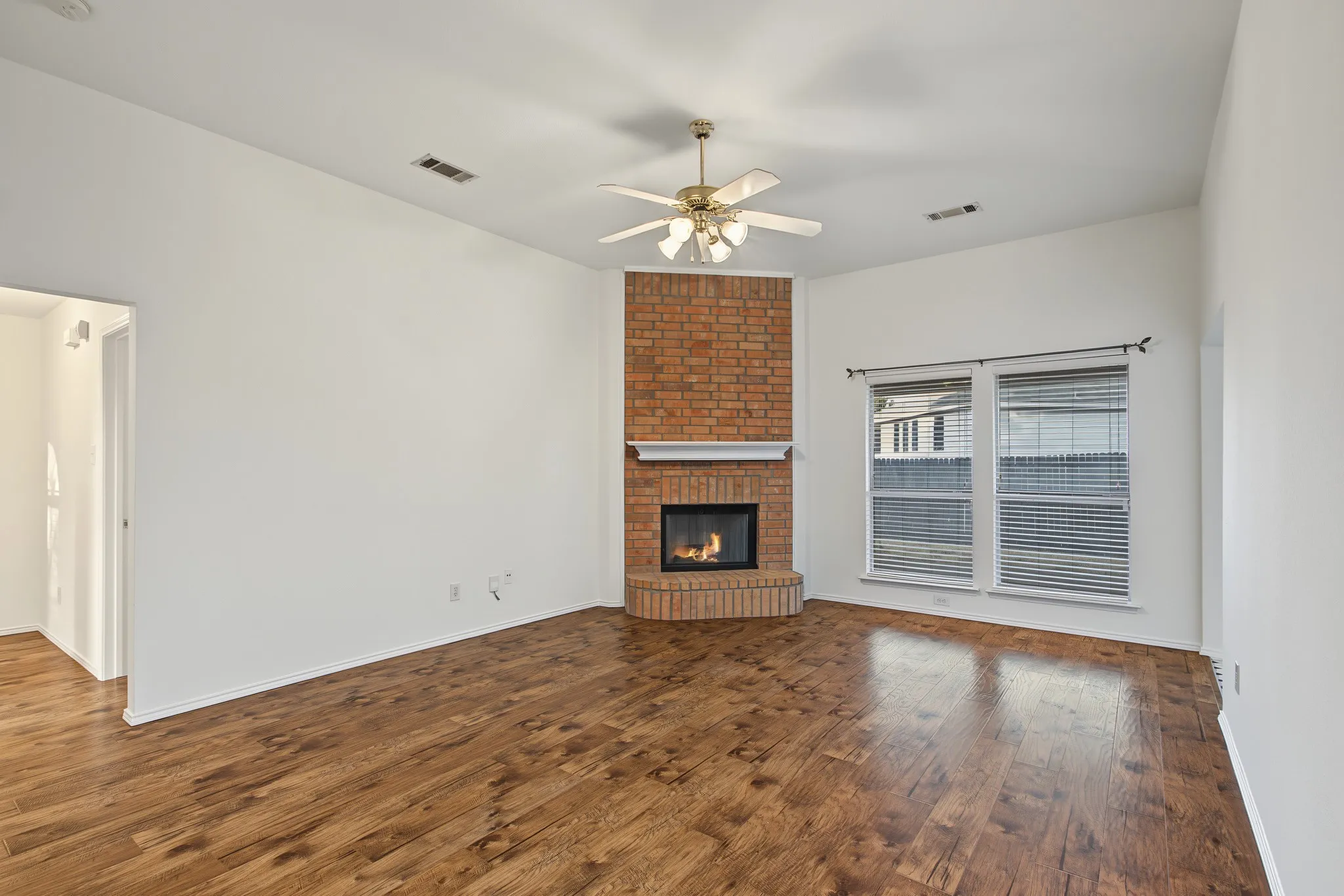 Single Family Residence For Rent in Collin County , 2712 Douglas Drive, Mc Kinney, Texas 75071, 3 Bedroom, 2 Bathroom, 2 Garage spaces, 1,312 Sqft, built in 2003, mls#21375087, Real Estate Agent in Mc Kinney, Homes For Rent in Collin county, Homes For Rent in Mc Kinney, Realtor in Mc Kinney Texas, Real Estate Brokerage Independent Realty Texas, Luminita Cordes Realtor