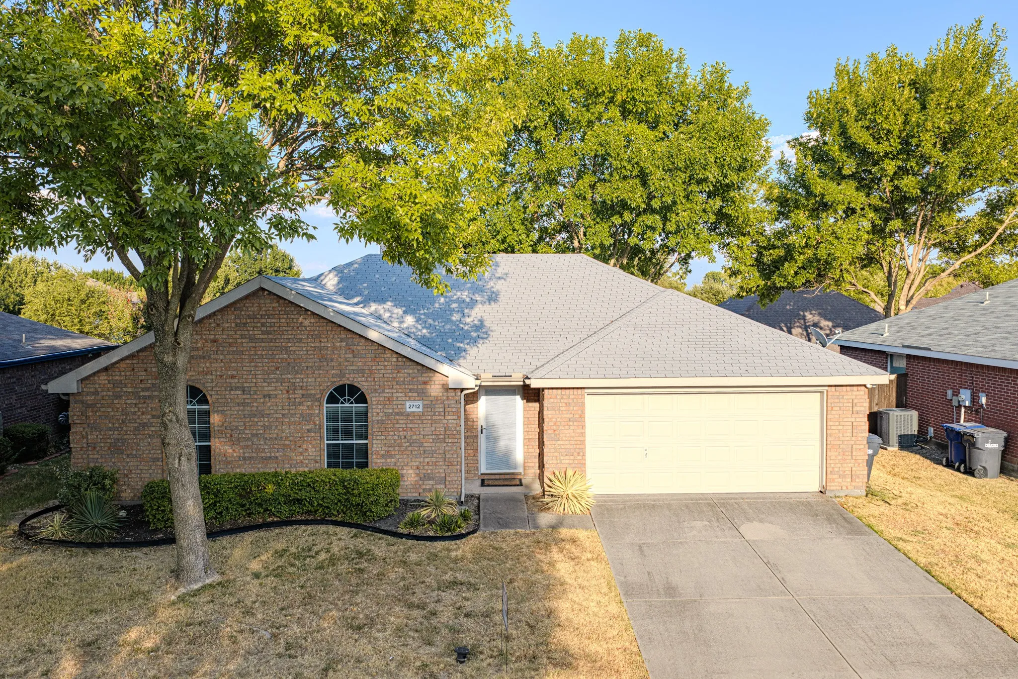 Single Family Residence For Rent in Collin County , 2712 Douglas Drive, Mc Kinney, Texas 75071, 3 Bedroom, 2 Bathroom, 2 Garage spaces, 1,312 Sqft, built in 2003, mls#21375087, Real Estate Agent in Mc Kinney, Homes For Rent in Collin county, Homes For Rent in Mc Kinney, Realtor in Mc Kinney Texas, Real Estate Brokerage Independent Realty Texas, Luminita Cordes Realtor