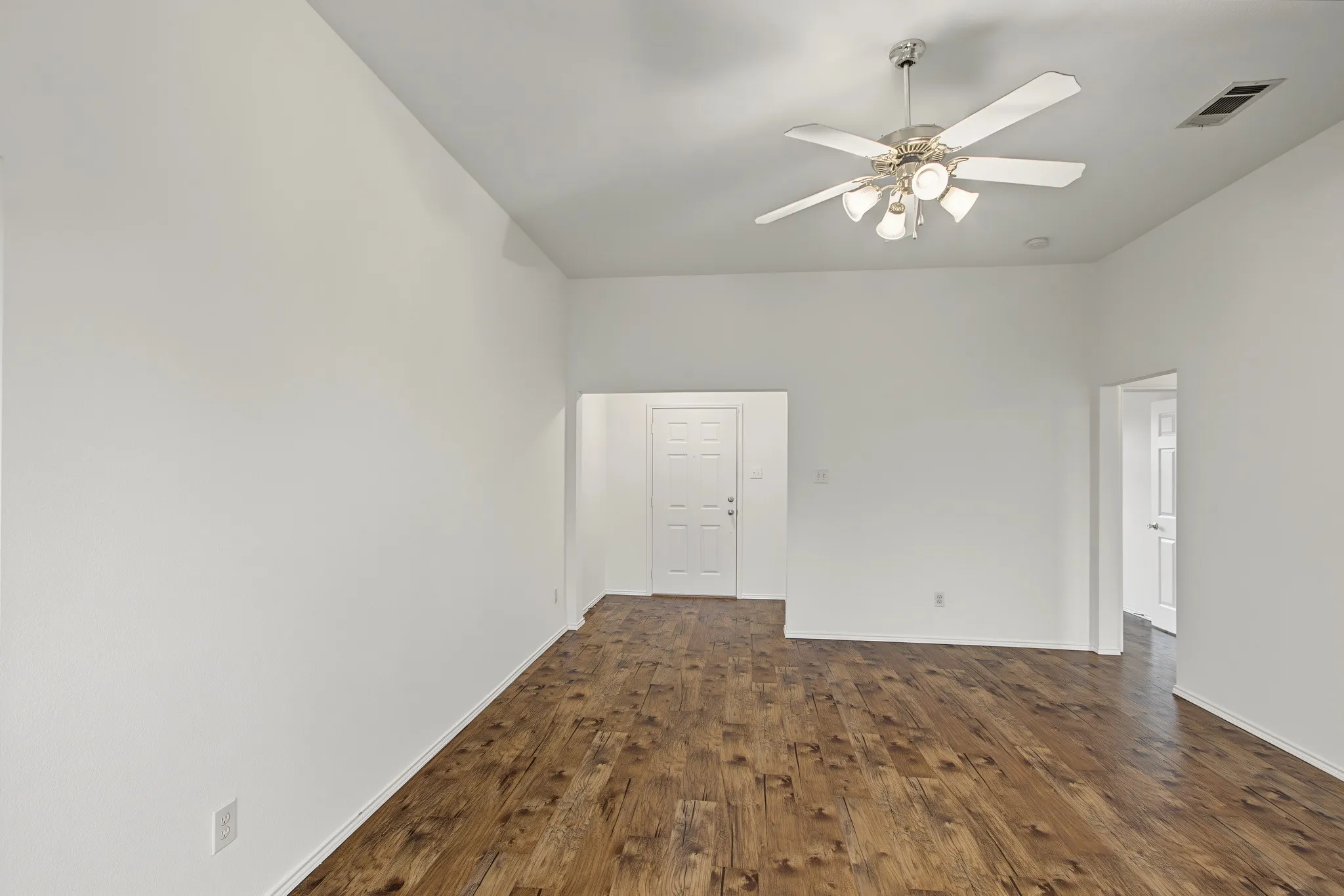 Single Family Residence For Rent in Collin County , 2712 Douglas Drive, Mc Kinney, Texas 75071, 3 Bedroom, 2 Bathroom, 2 Garage spaces, 1,312 Sqft, built in 2003, mls#21375087, Real Estate Agent in Mc Kinney, Homes For Rent in Collin county, Homes For Rent in Mc Kinney, Realtor in Mc Kinney Texas, Real Estate Brokerage Independent Realty Texas, Luminita Cordes Realtor