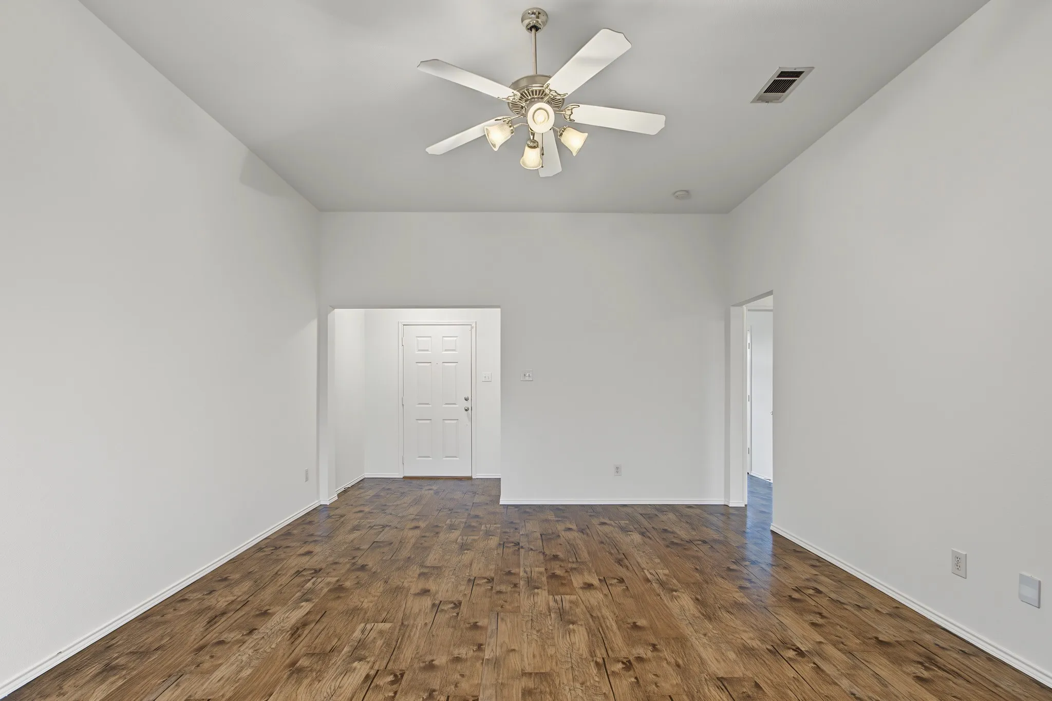 Single Family Residence For Rent in Collin County , 2712 Douglas Drive, Mc Kinney, Texas 75071, 3 Bedroom, 2 Bathroom, 2 Garage spaces, 1,312 Sqft, built in 2003, mls#21375087, Real Estate Agent in Mc Kinney, Homes For Rent in Collin county, Homes For Rent in Mc Kinney, Realtor in Mc Kinney Texas, Real Estate Brokerage Independent Realty Texas, Luminita Cordes Realtor