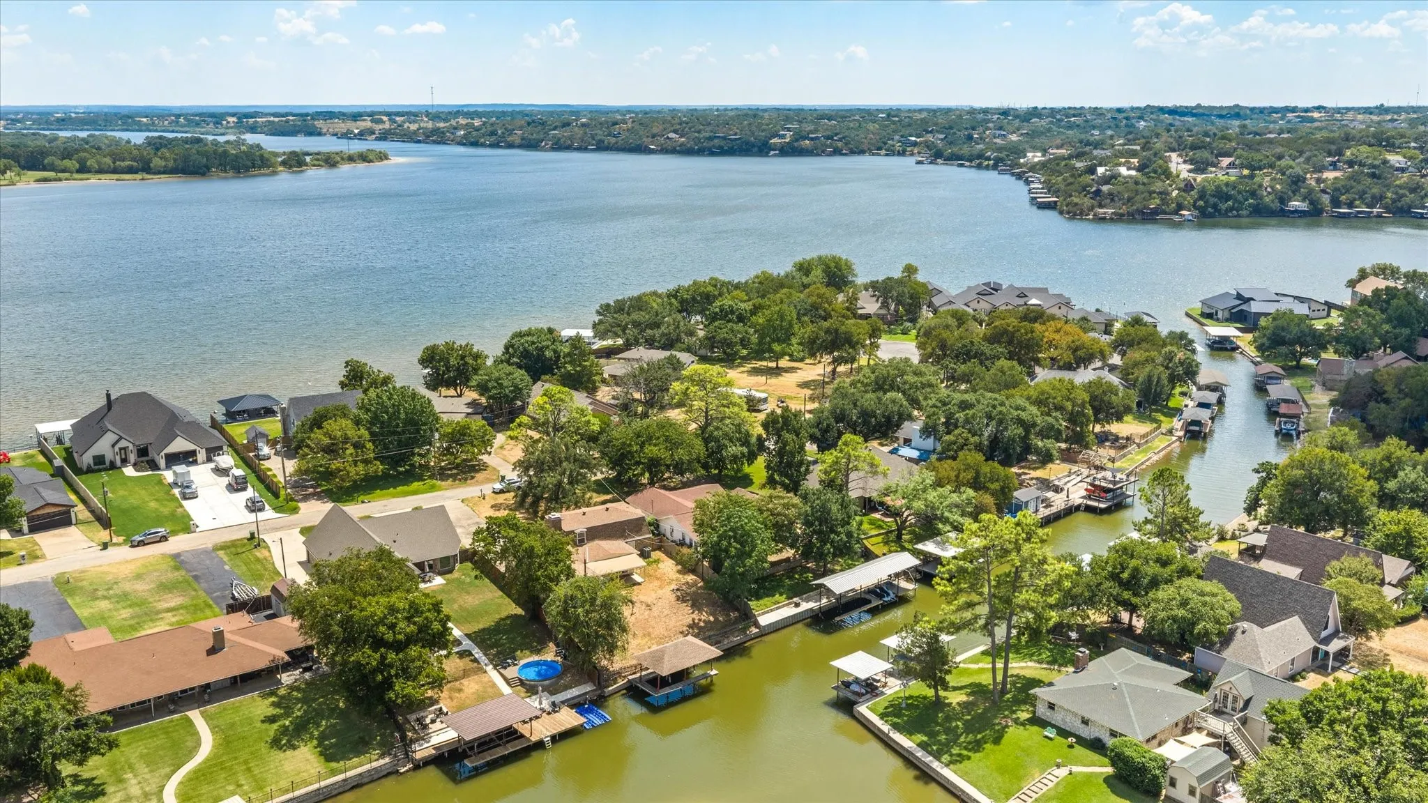 Single Family Residence For Sale in Hood County , 4100 Apache Trail Court, Granbury, Texas 76048, 3 Bedroom, 3 Bathroom, 3 Garage spaces, 2,256 Sqft, built in 2019, mls#21375252, Real Estate Agent in Granbury, Homes For Sale in Hood county, Homes For Sale in Granbury, Realtor in Granbury Texas, Real Estate Brokerage Independent Realty Texas, Luminita Cordes Realtor