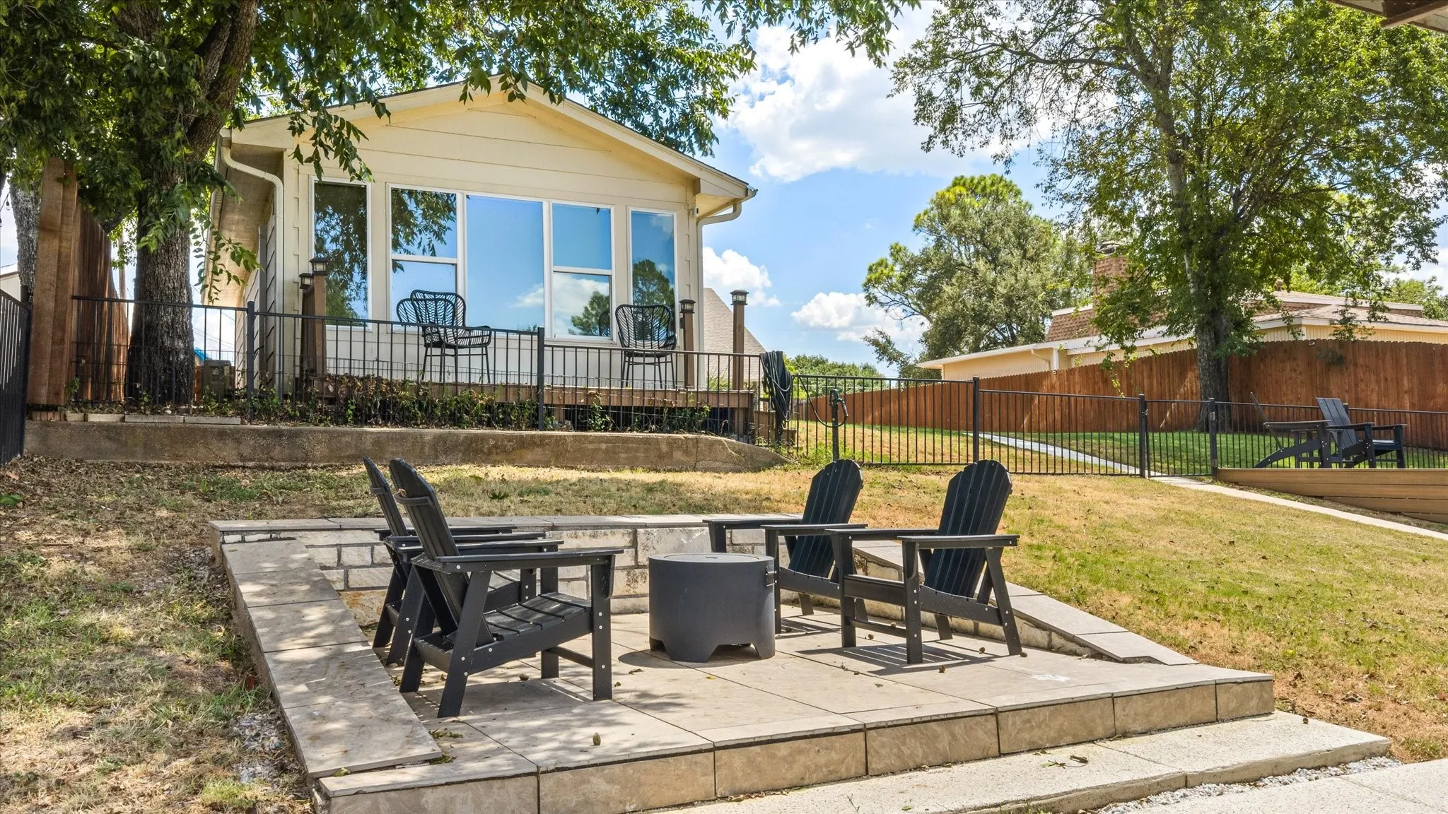 Single Family Residence For Sale in Hood County , 4100 Apache Trail Court, Granbury, Texas 76048, 3 Bedroom, 3 Bathroom, 3 Garage spaces, 2,256 Sqft, built in 2019, mls#21375252, Real Estate Agent in Granbury, Homes For Sale in Hood county, Homes For Sale in Granbury, Realtor in Granbury Texas, Real Estate Brokerage Independent Realty Texas, Luminita Cordes Realtor