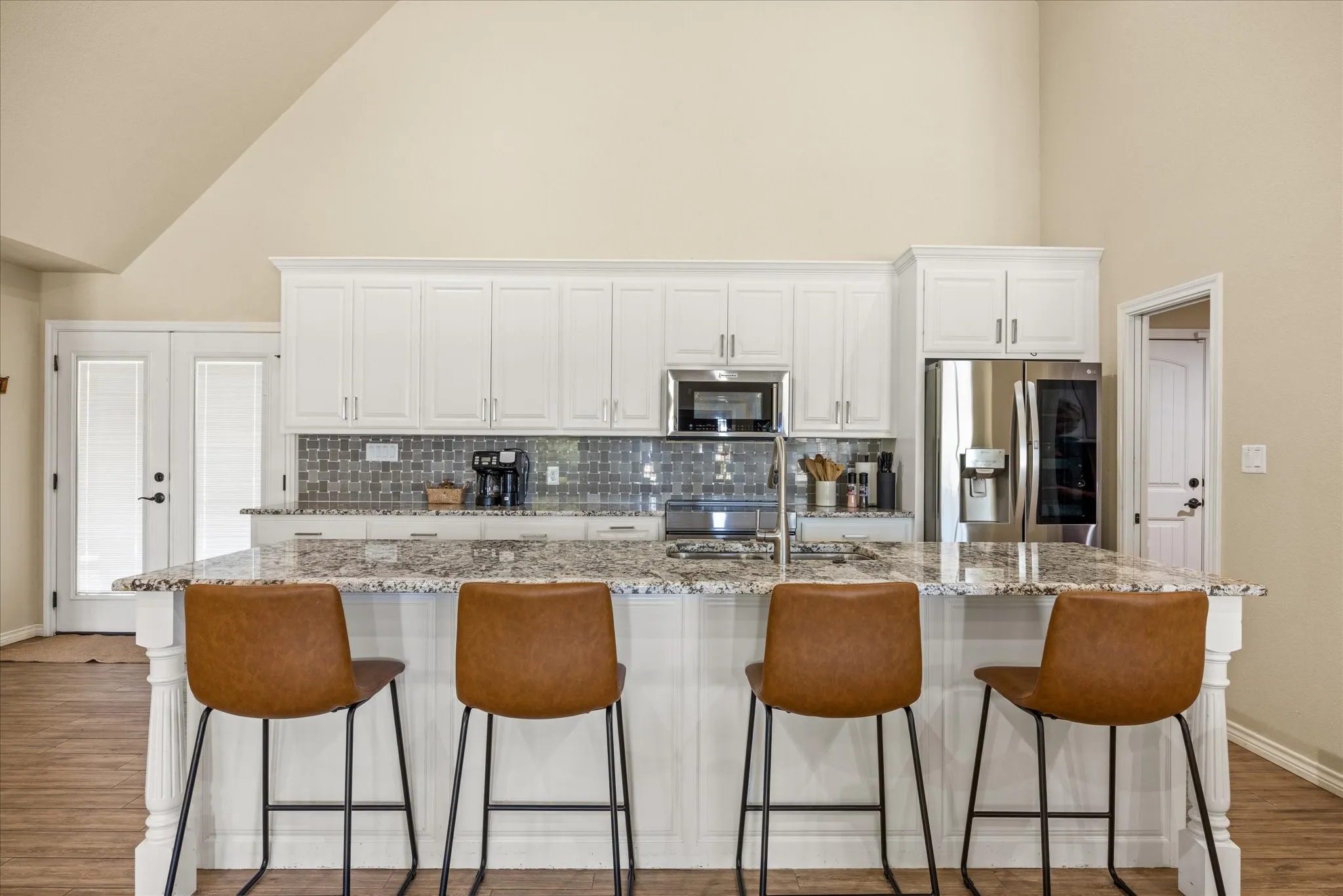 Single Family Residence For Sale in Hood County , 4100 Apache Trail Court, Granbury, Texas 76048, 3 Bedroom, 3 Bathroom, 3 Garage spaces, 2,256 Sqft, built in 2019, mls#21375252, Real Estate Agent in Granbury, Homes For Sale in Hood county, Homes For Sale in Granbury, Realtor in Granbury Texas, Real Estate Brokerage Independent Realty Texas, Luminita Cordes Realtor