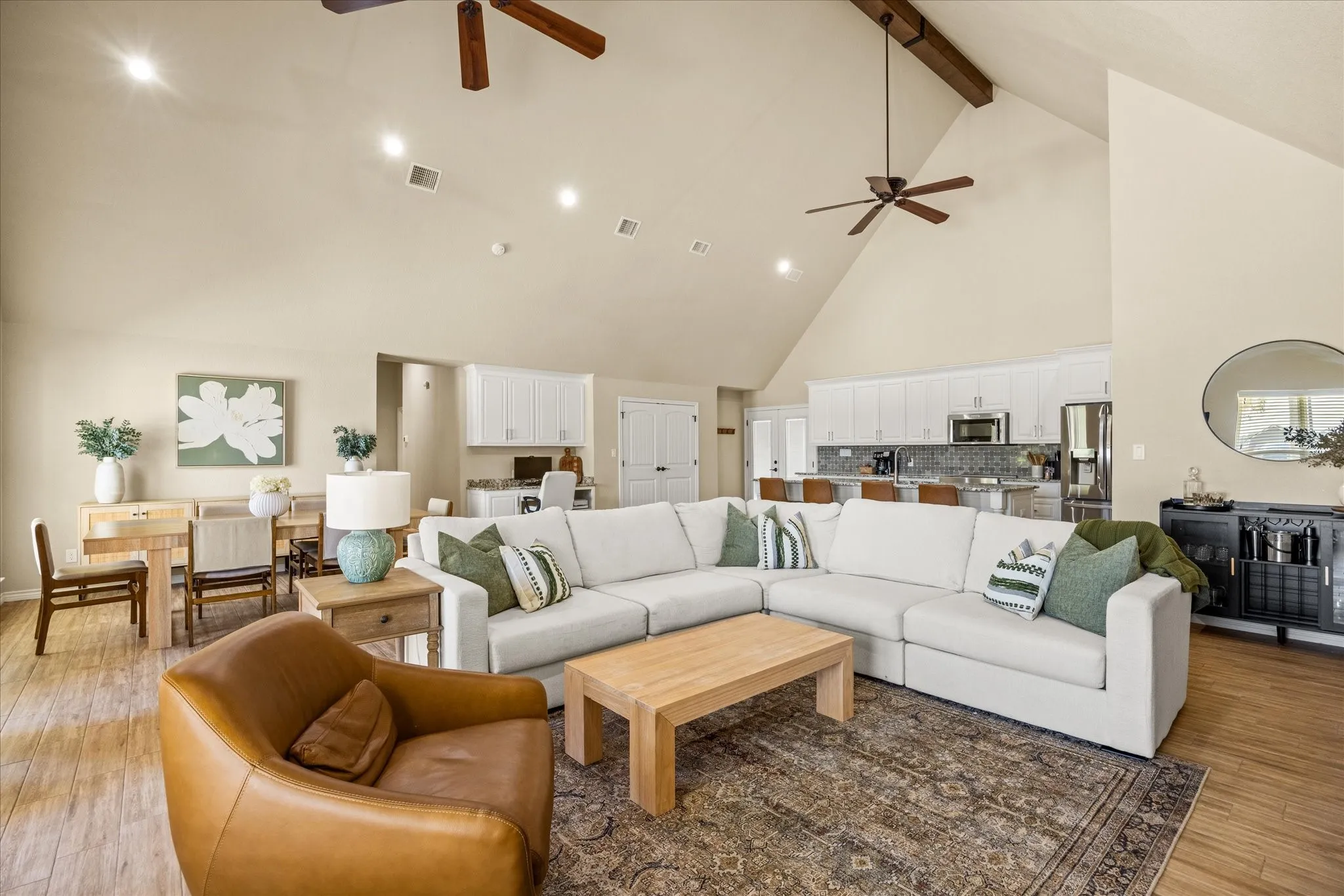 Single Family Residence For Sale in Hood County , 4100 Apache Trail Court, Granbury, Texas 76048, 3 Bedroom, 3 Bathroom, 3 Garage spaces, 2,256 Sqft, built in 2019, mls#21375252, Real Estate Agent in Granbury, Homes For Sale in Hood county, Homes For Sale in Granbury, Realtor in Granbury Texas, Real Estate Brokerage Independent Realty Texas, Luminita Cordes Realtor