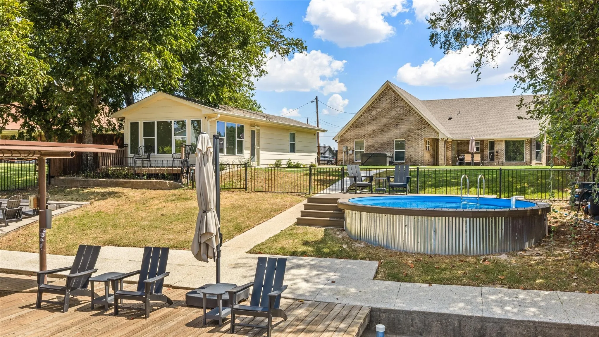 Single Family Residence For Sale in Hood County , 4100 Apache Trail Court, Granbury, Texas 76048, 3 Bedroom, 3 Bathroom, 3 Garage spaces, 2,256 Sqft, built in 2019, mls#21375252, Real Estate Agent in Granbury, Homes For Sale in Hood county, Homes For Sale in Granbury, Realtor in Granbury Texas, Real Estate Brokerage Independent Realty Texas, Luminita Cordes Realtor
