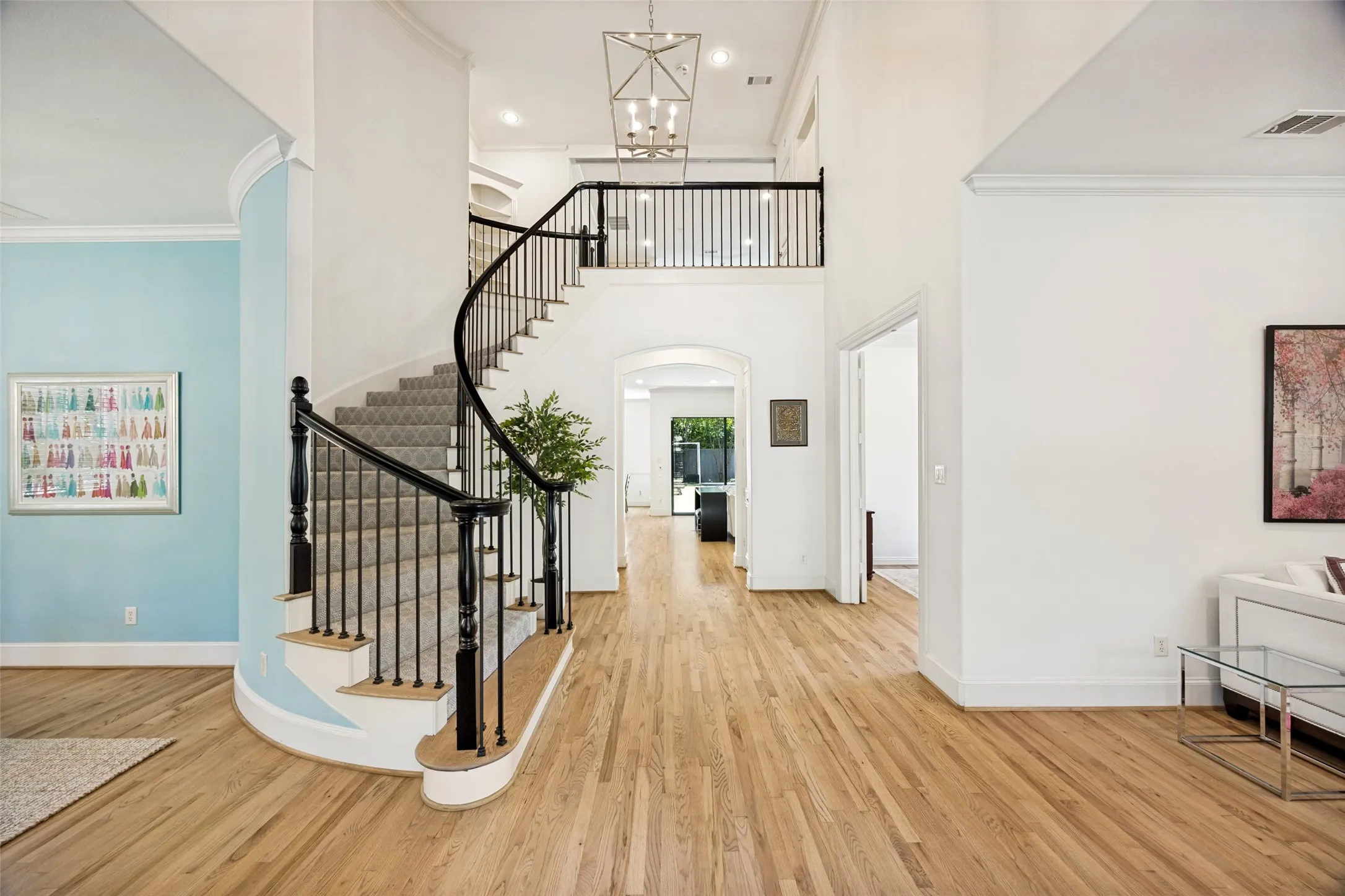 Single Family Residence For Rent in Dallas County , 4137 Southwestern Boulevard, University Park, Texas 75225, 4 Bedroom, 6 Bathroom, 2 Garage spaces, 4,309 Sqft, built in 1999, mls#21371952, Real Estate Agent in University Park, Homes For Rent in Dallas county, Homes For Rent in University Park, Realtor in University Park Texas, Real Estate Brokerage Independent Realty Texas, Luminita Cordes Realtor